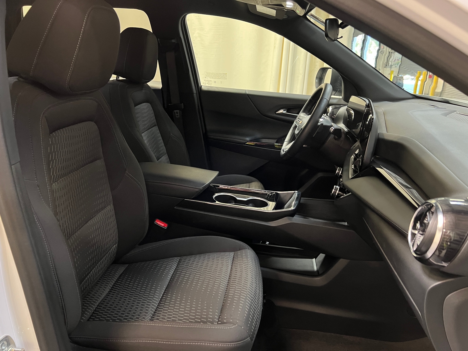 Thumbnail: 2025 Chevrolet Equinox - 2