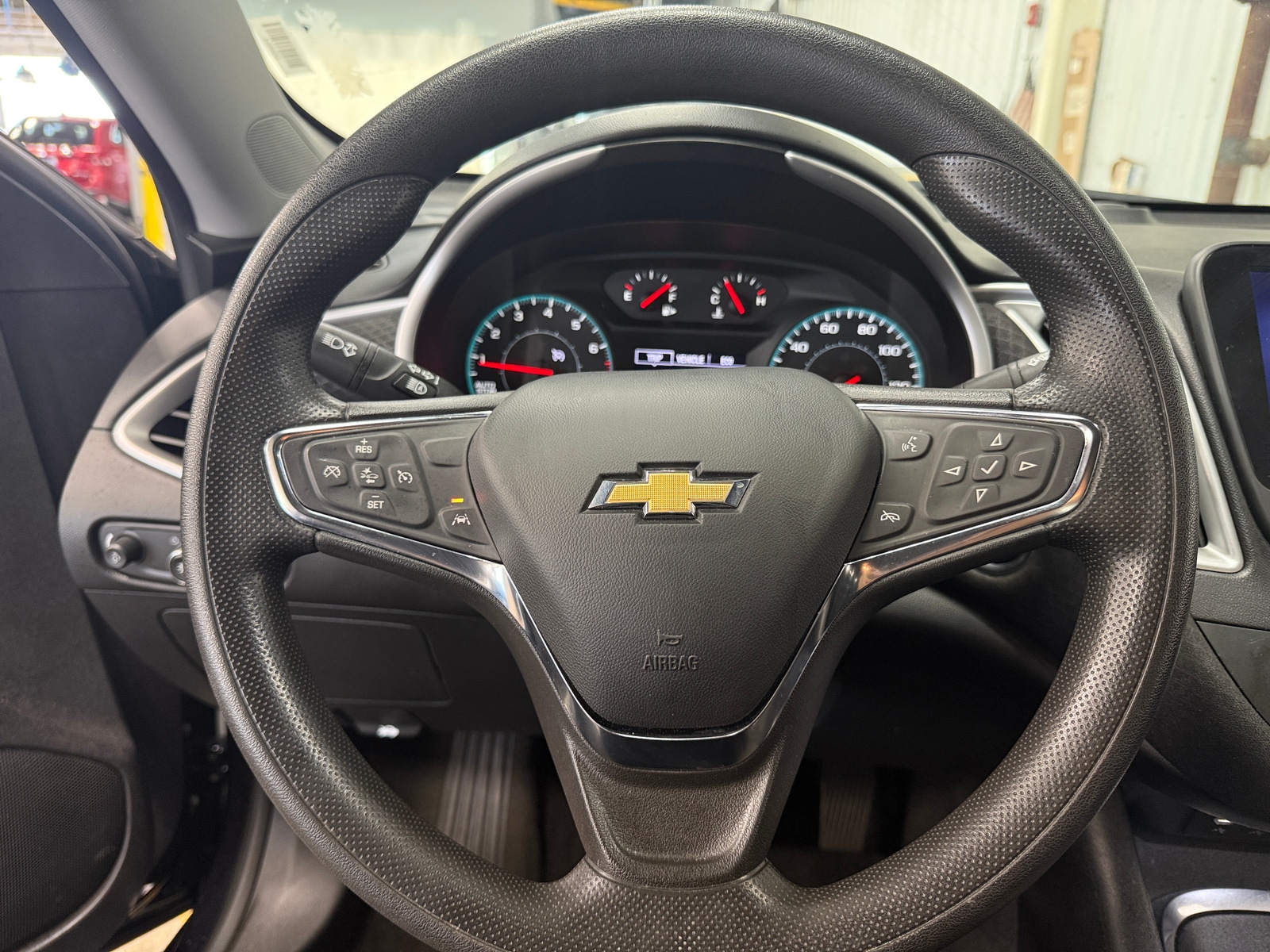 Thumbnail: 2023 Chevrolet Malibu - 5