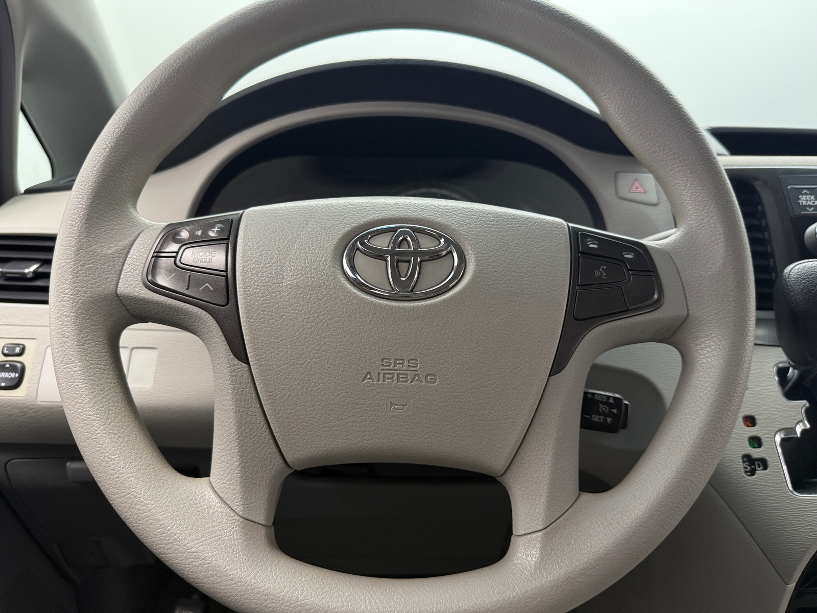 Thumbnail: 2012 Toyota Sienna - 5