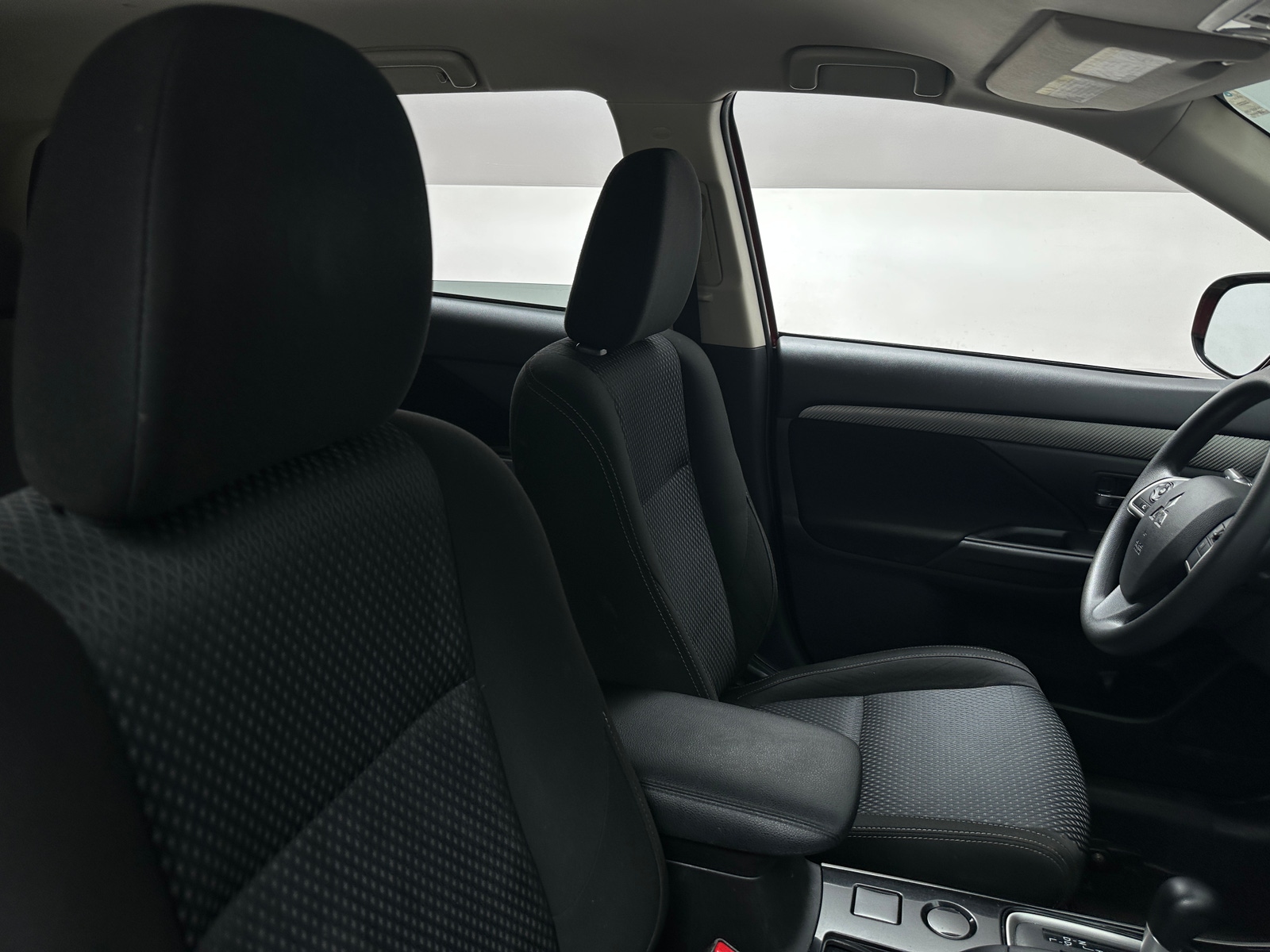 Thumbnail: 2018 Mitsubishi Outlander - 2