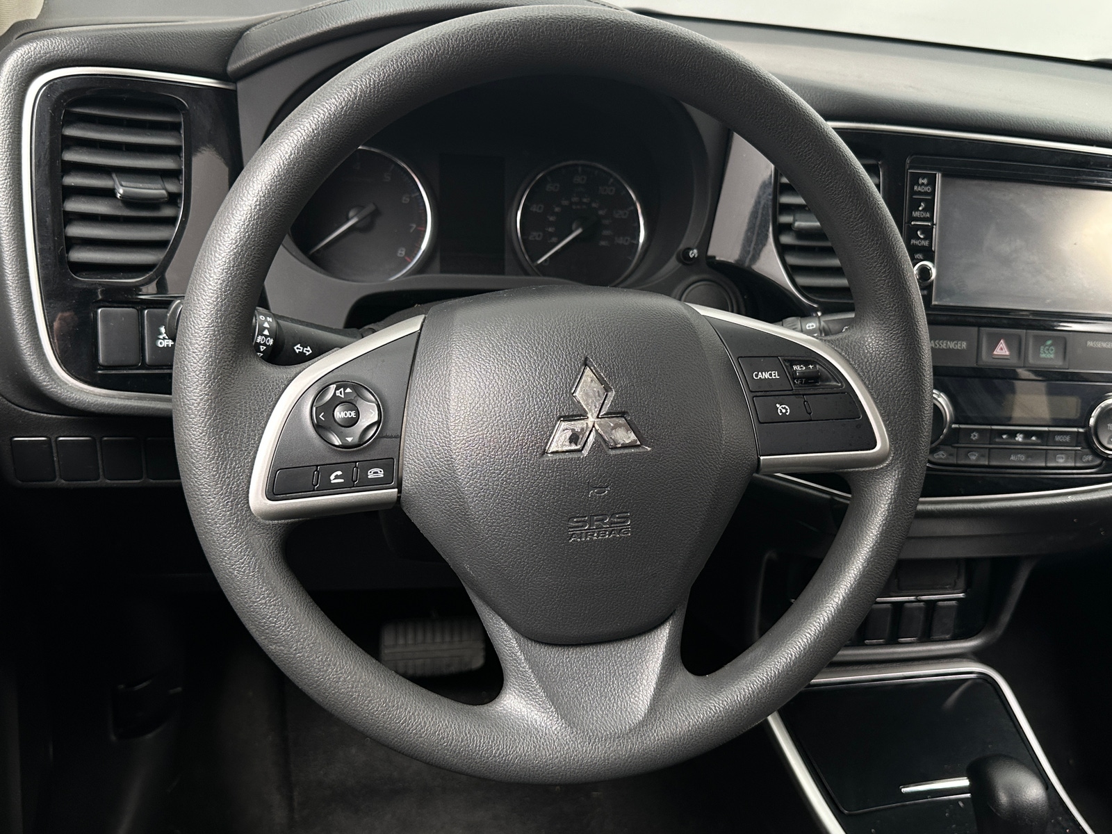 Thumbnail: 2018 Mitsubishi Outlander - 5