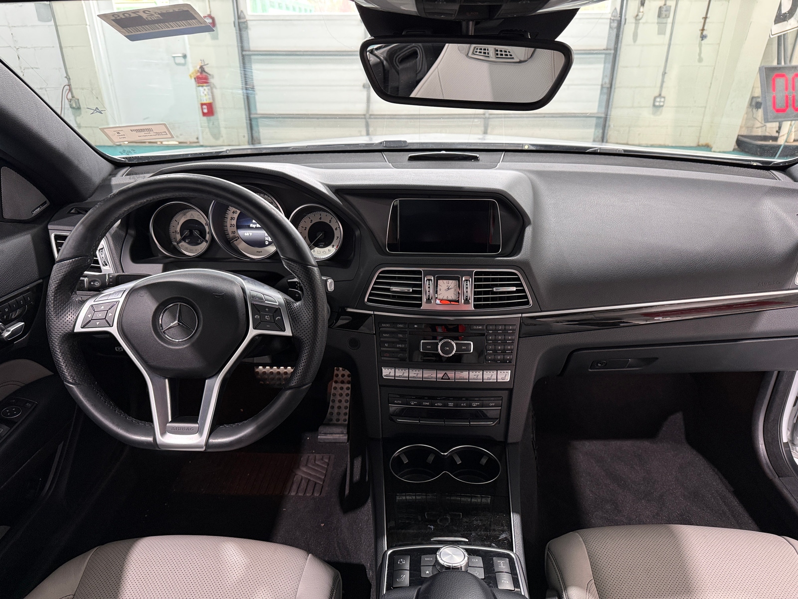 Thumbnail: 2014 Mercedes-Benz E-Class - 2