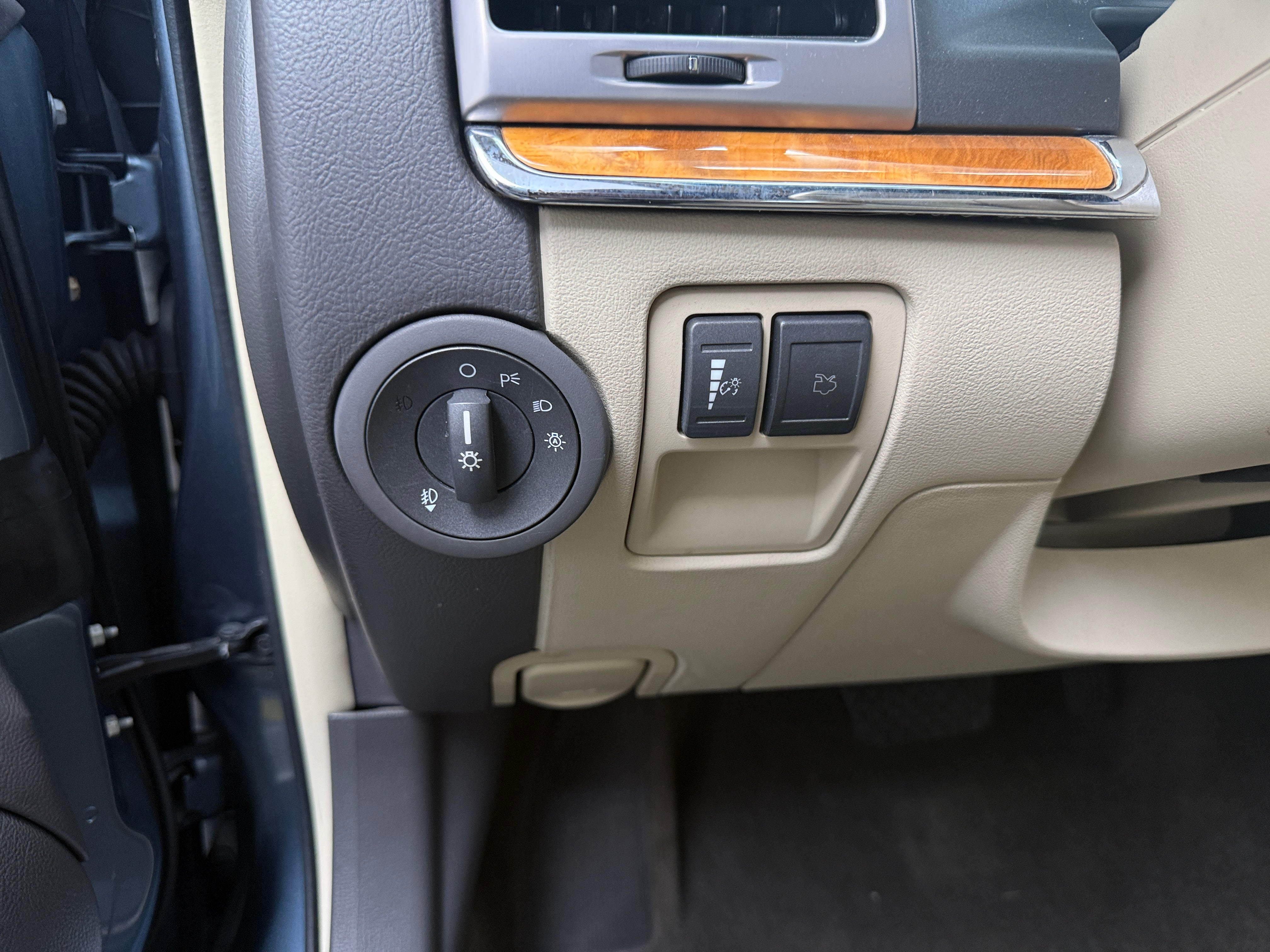 Used 2012 Lincoln MKZ Base with VIN 3LNHL2GC5CR805689 for sale in Oak Creek, WI