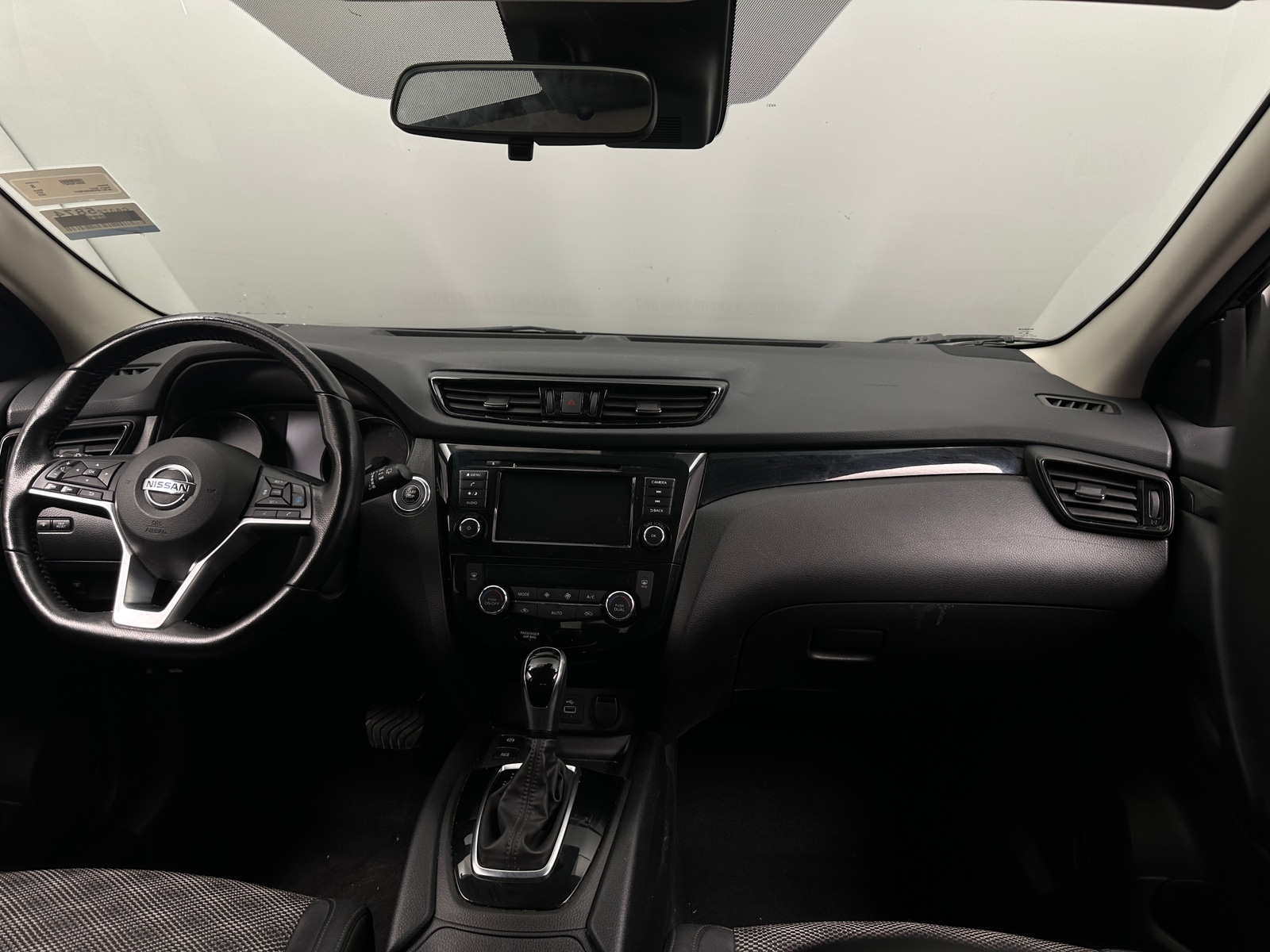 Thumbnail: 2022 Nissan Rogue Sport - 2