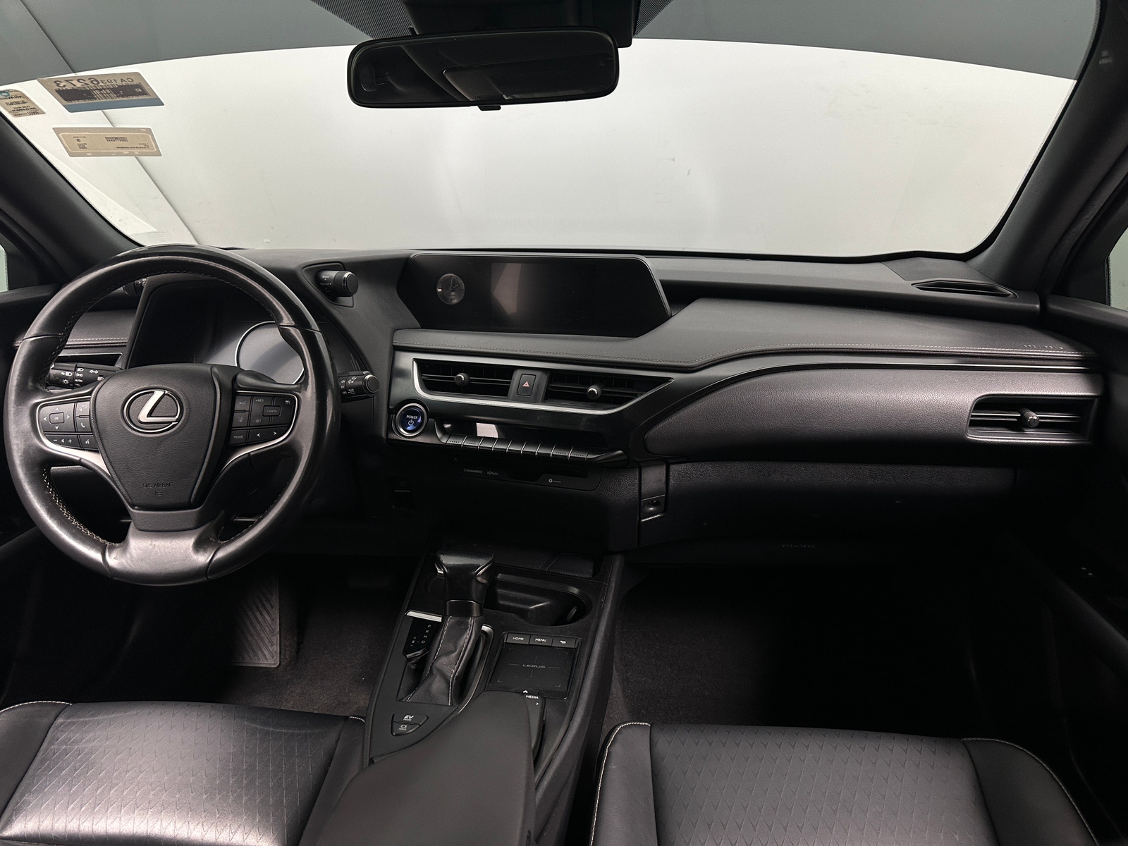 Thumbnail: 2020 Lexus UX - 2