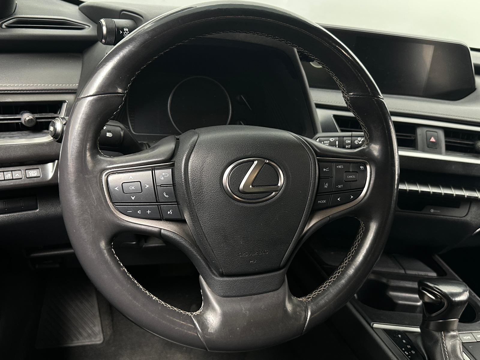 Thumbnail: 2020 Lexus UX - 4
