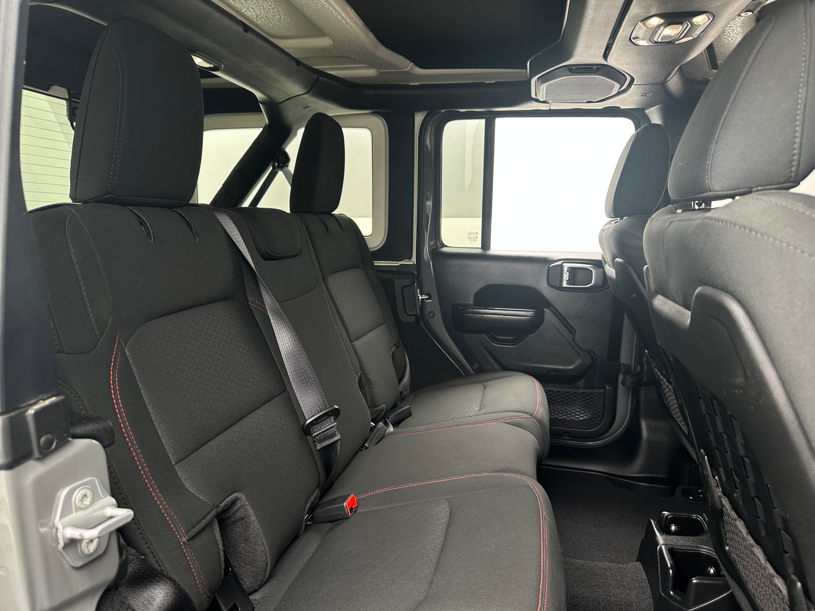 Thumbnail: 2021 Jeep Wrangler - 6