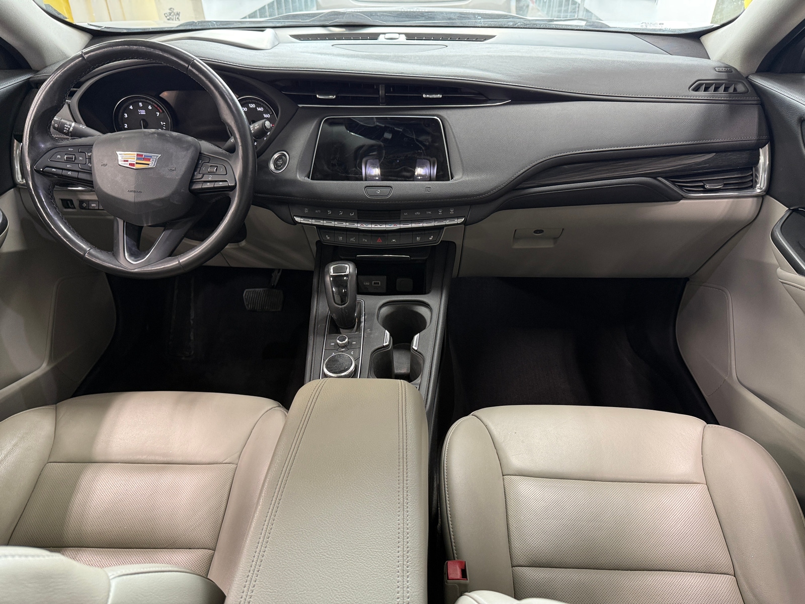 Thumbnail: 2019 Cadillac XT4 - 2