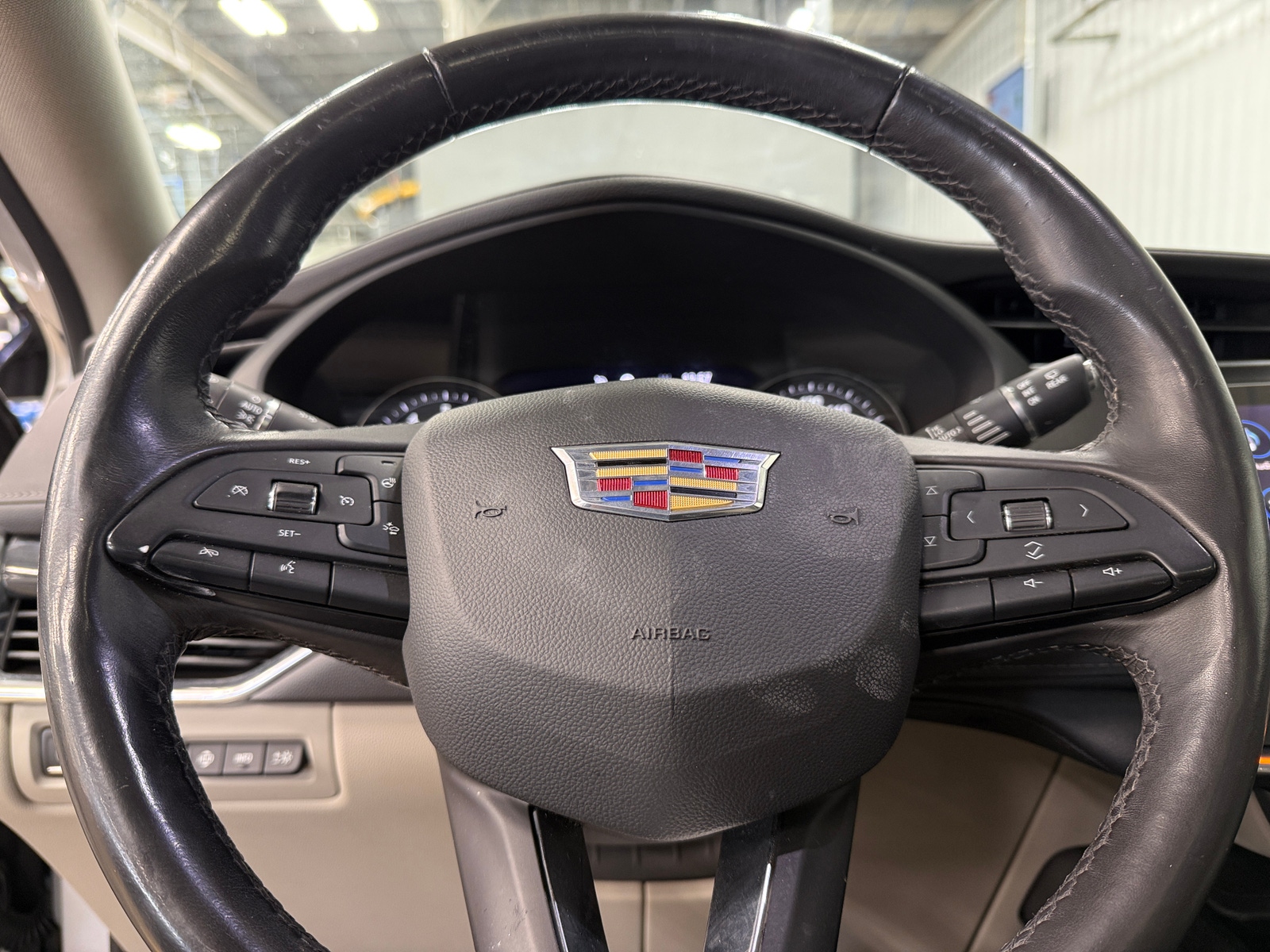 Thumbnail: 2019 Cadillac XT4 - 4