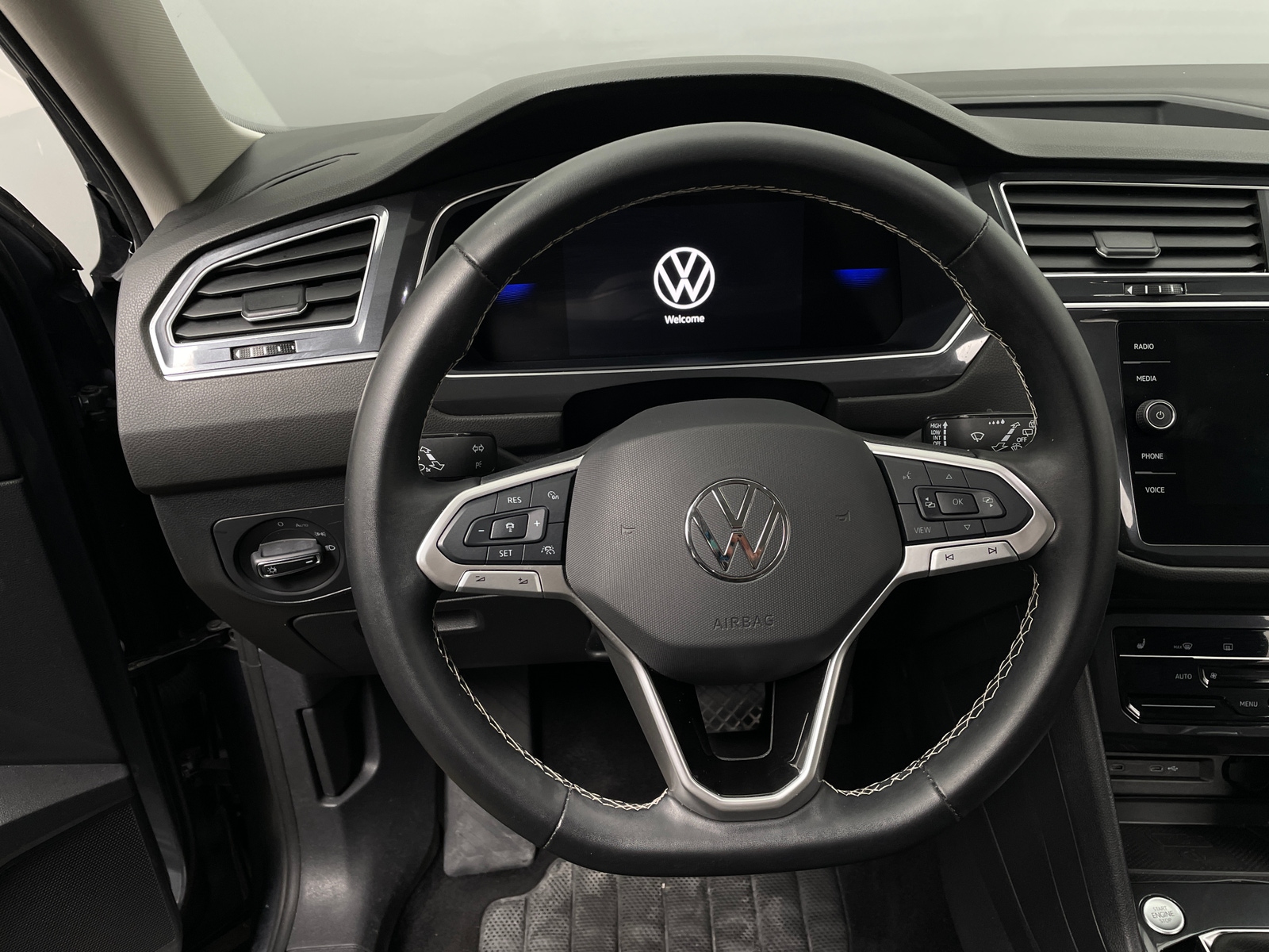 Thumbnail: 2024 Volkswagen Tiguan - 4