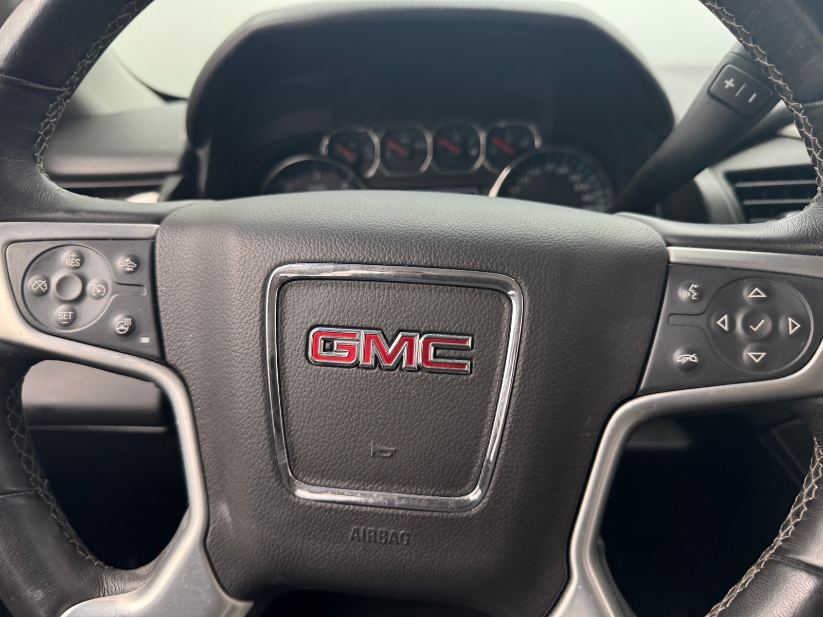 Thumbnail: 2017 GMC Yukon XL - 4