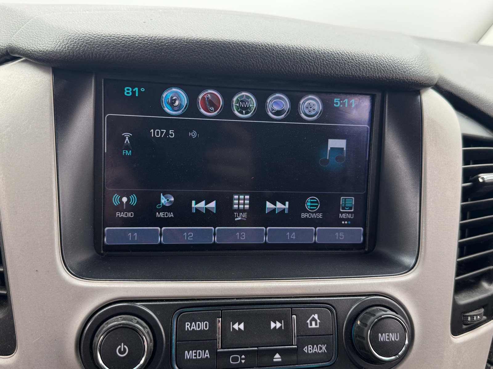 Thumbnail: 2017 GMC Yukon XL - 3