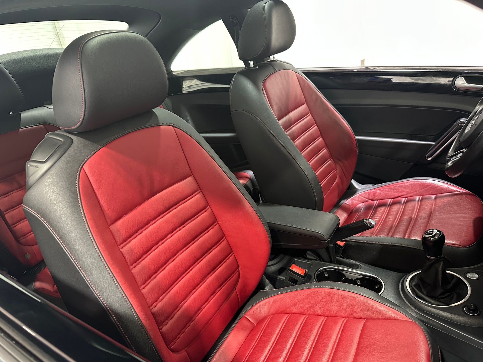 Thumbnail: 2015 Volkswagen Beetle - 2
