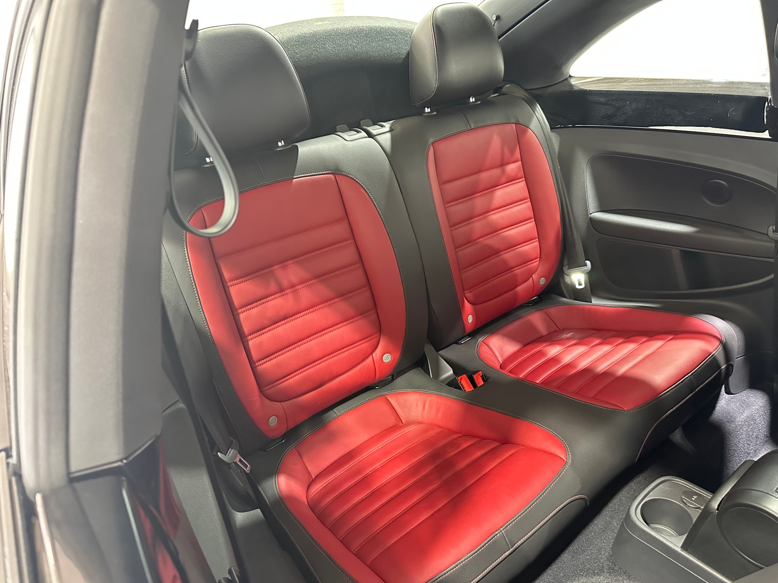 Thumbnail: 2015 Volkswagen Beetle - 6