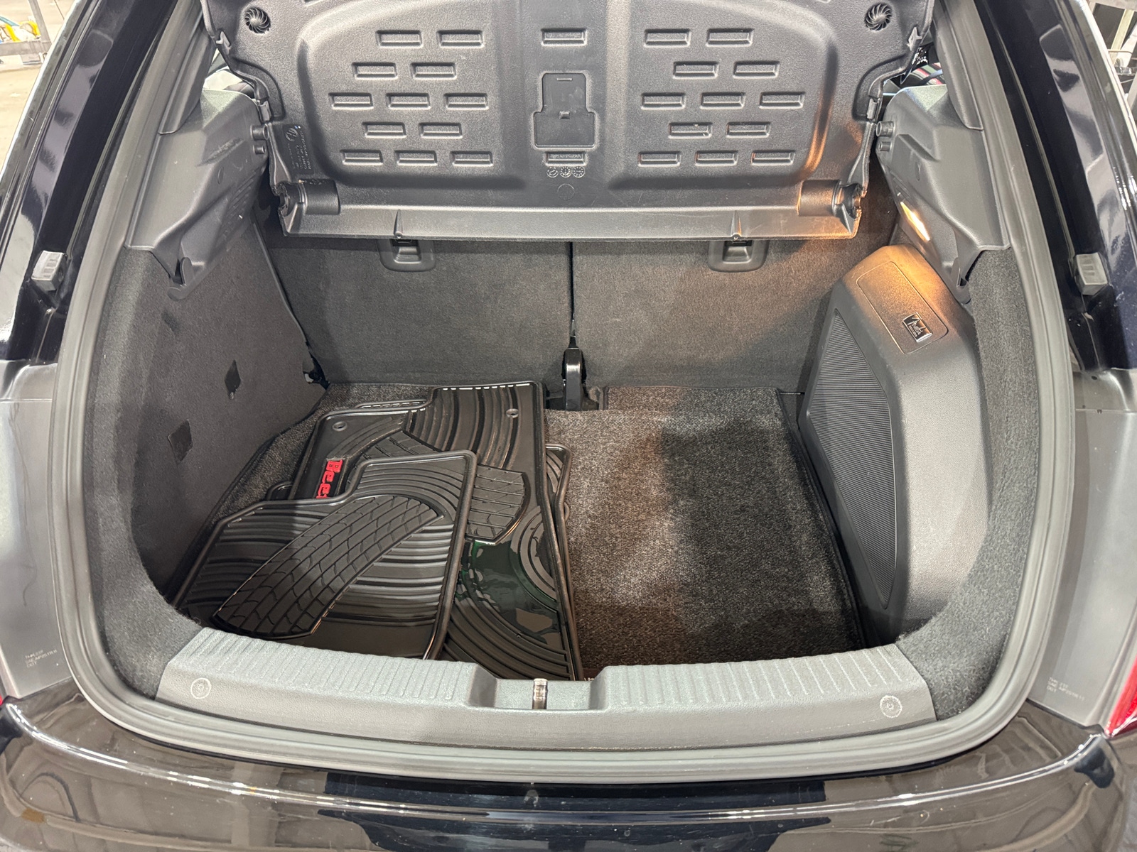 Thumbnail: 2015 Volkswagen Beetle - 7
