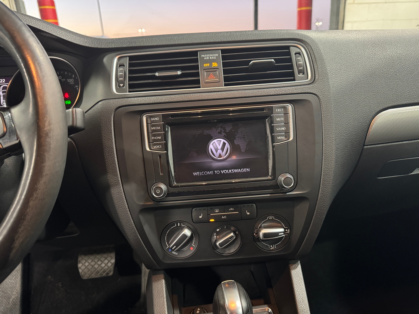 Thumbnail: 2017 Volkswagen Jetta - 3