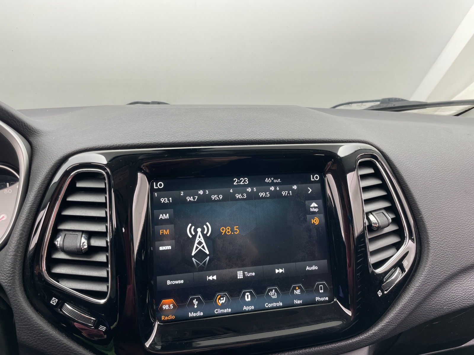 Thumbnail: 2018 Jeep Compass - 3