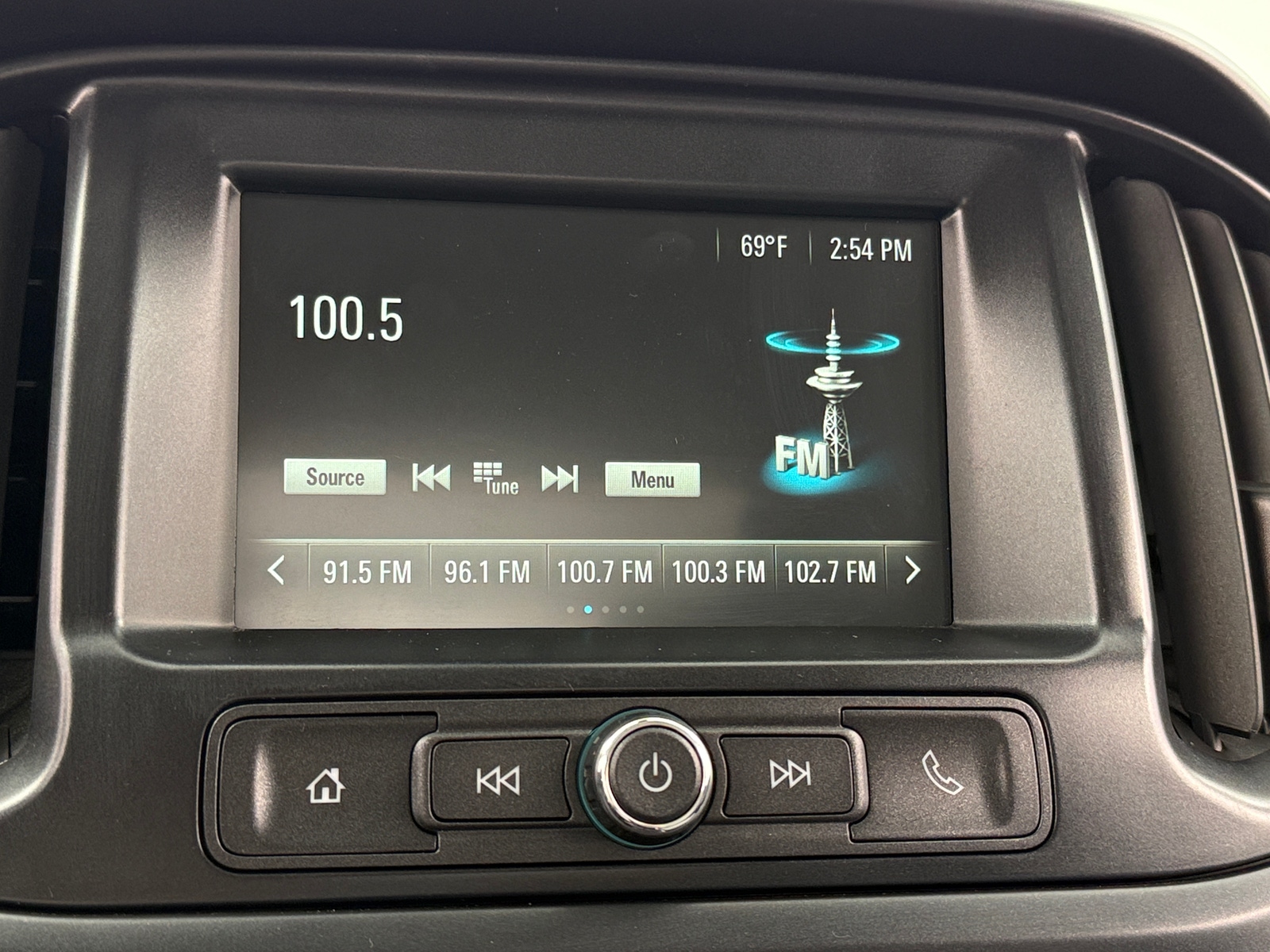 Thumbnail: 2018 Chevrolet Colorado - 4