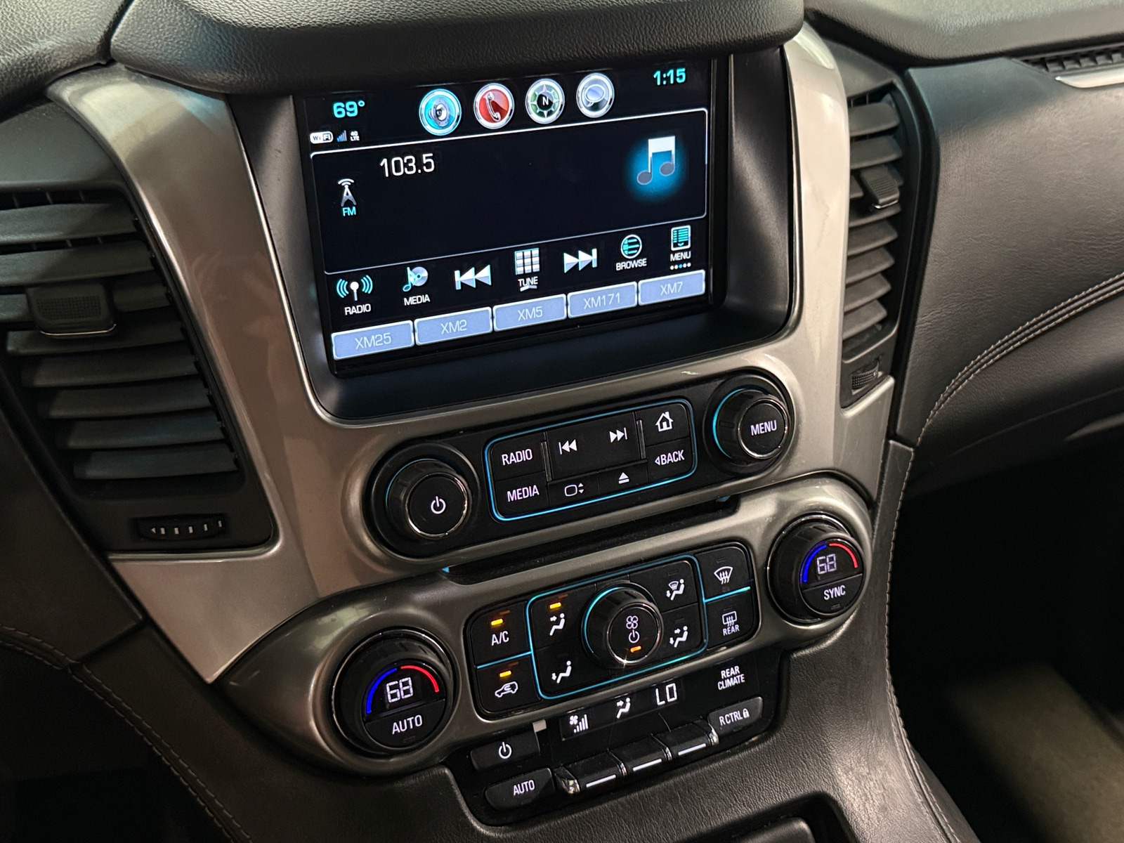Thumbnail: 2018 Chevrolet Tahoe - 4