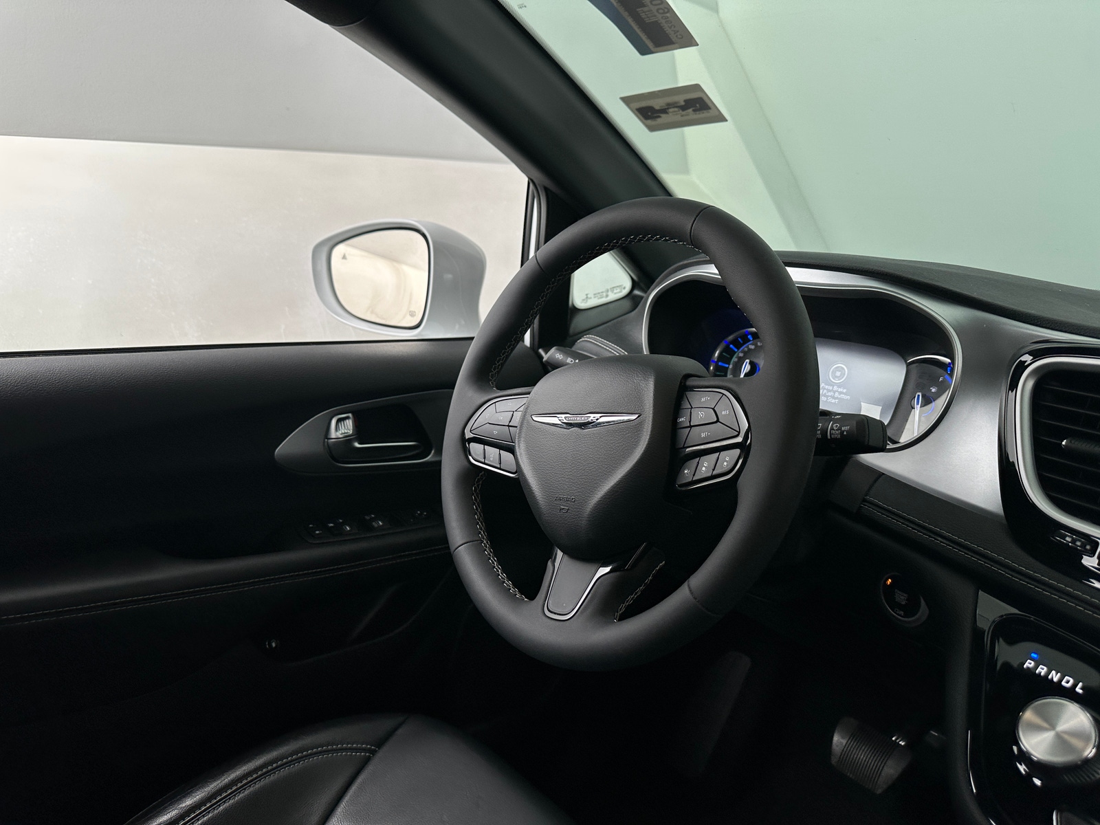 Thumbnail: 2022 Chrysler Pacifica - 4