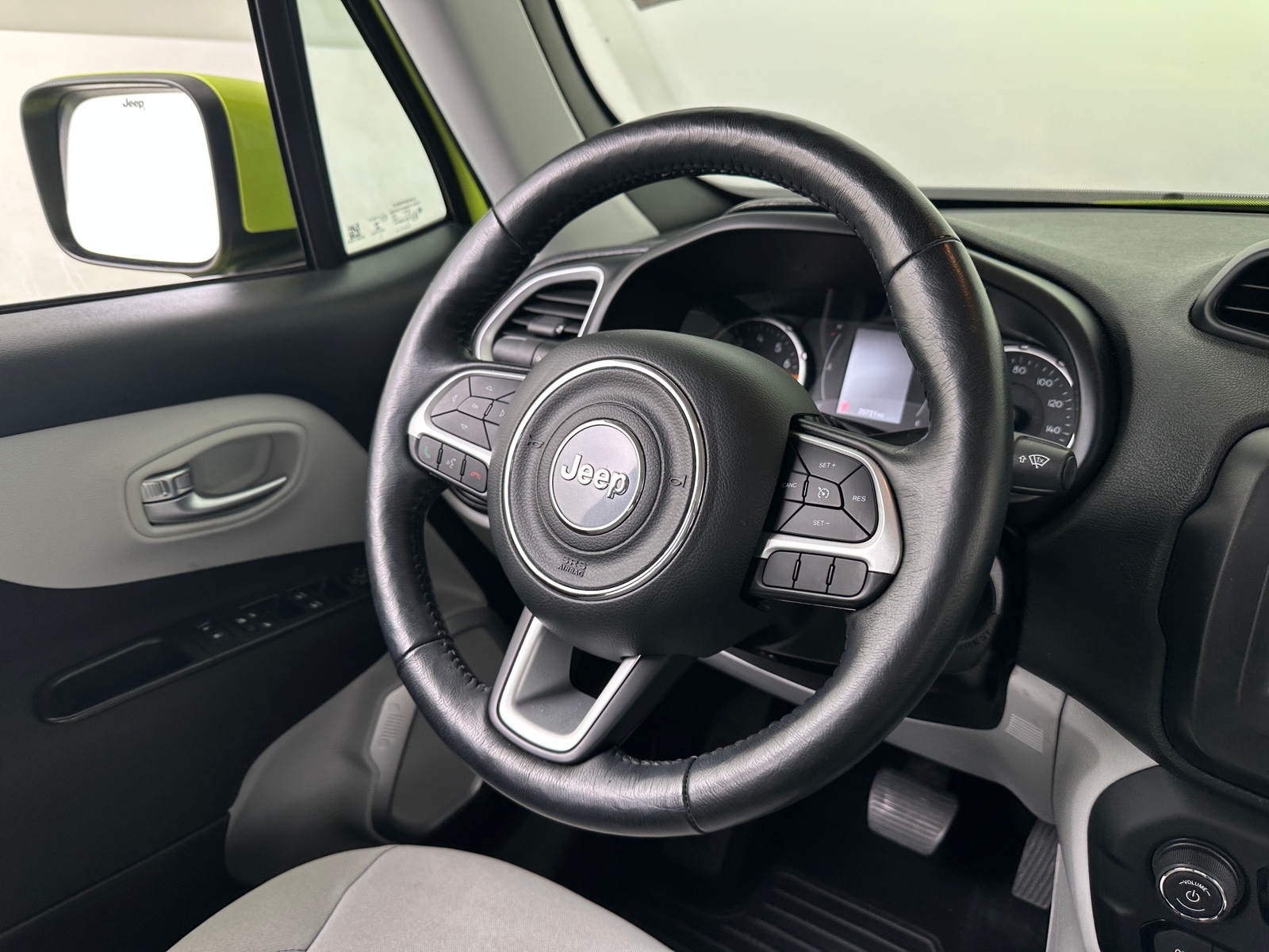 Thumbnail: 2018 Jeep Renegade - 5
