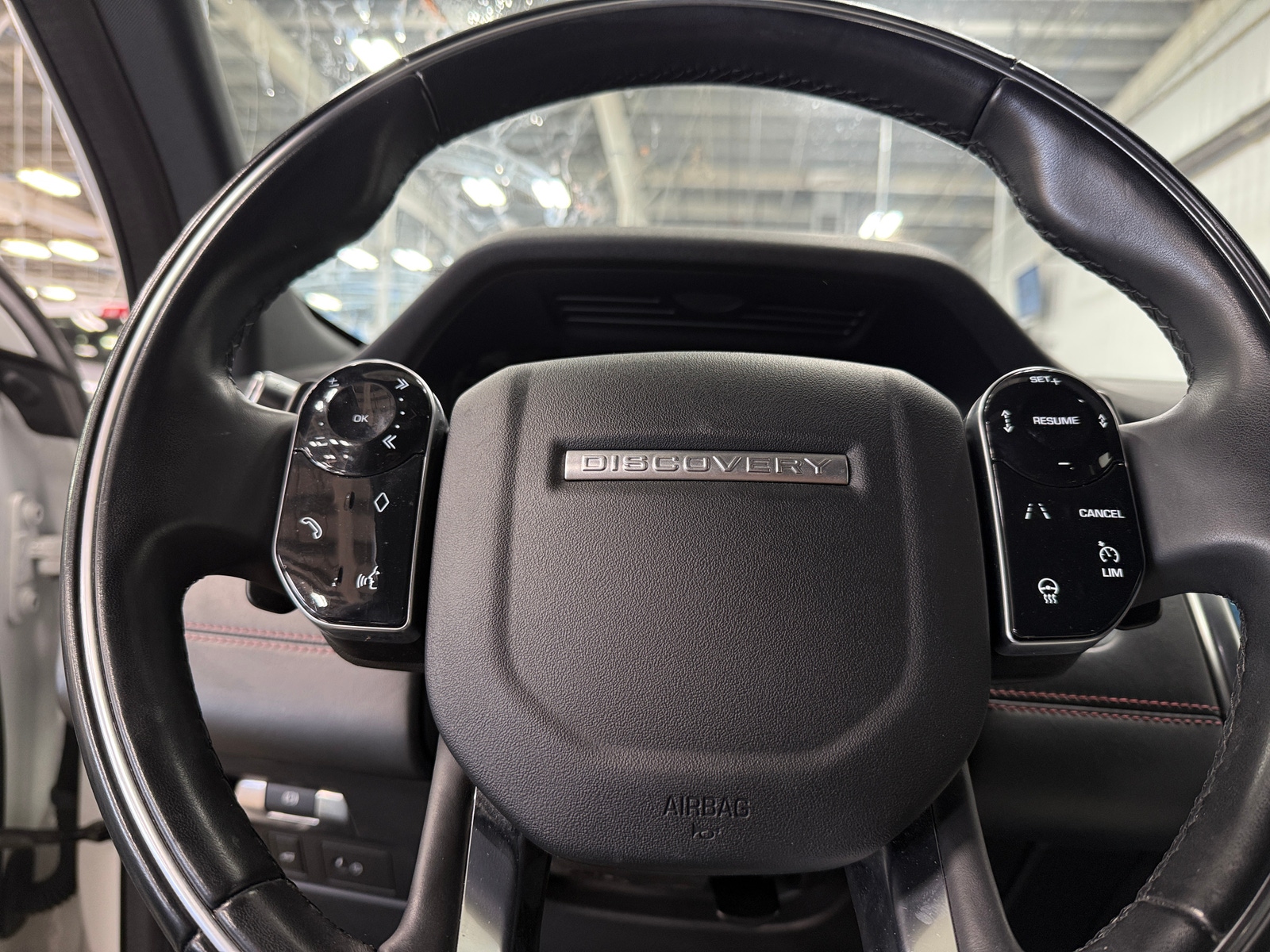 Thumbnail: 2020 Land Rover Discovery Sport - 4