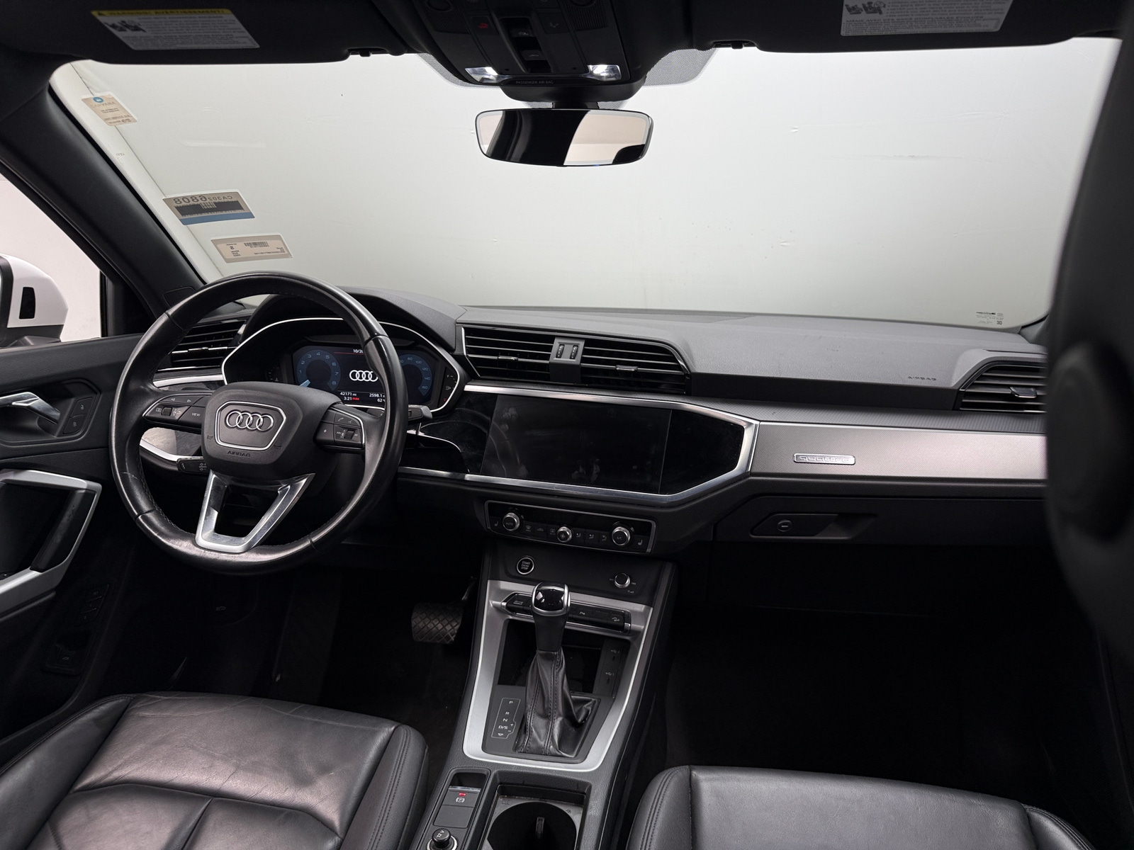 Thumbnail: 2023 Audi Q3 - 2