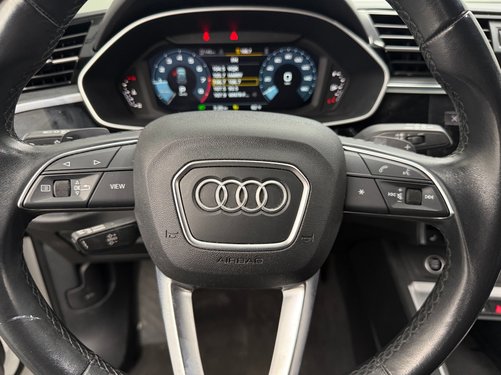 Thumbnail: 2023 Audi Q3 - 4