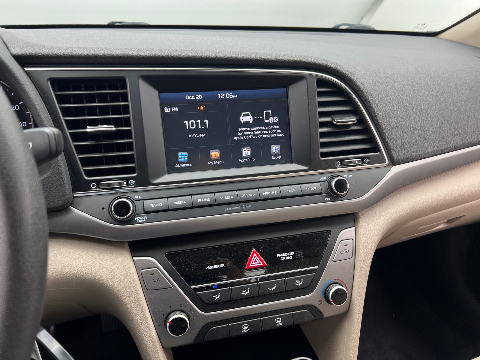 Thumbnail: 2017 Hyundai Elantra - 4