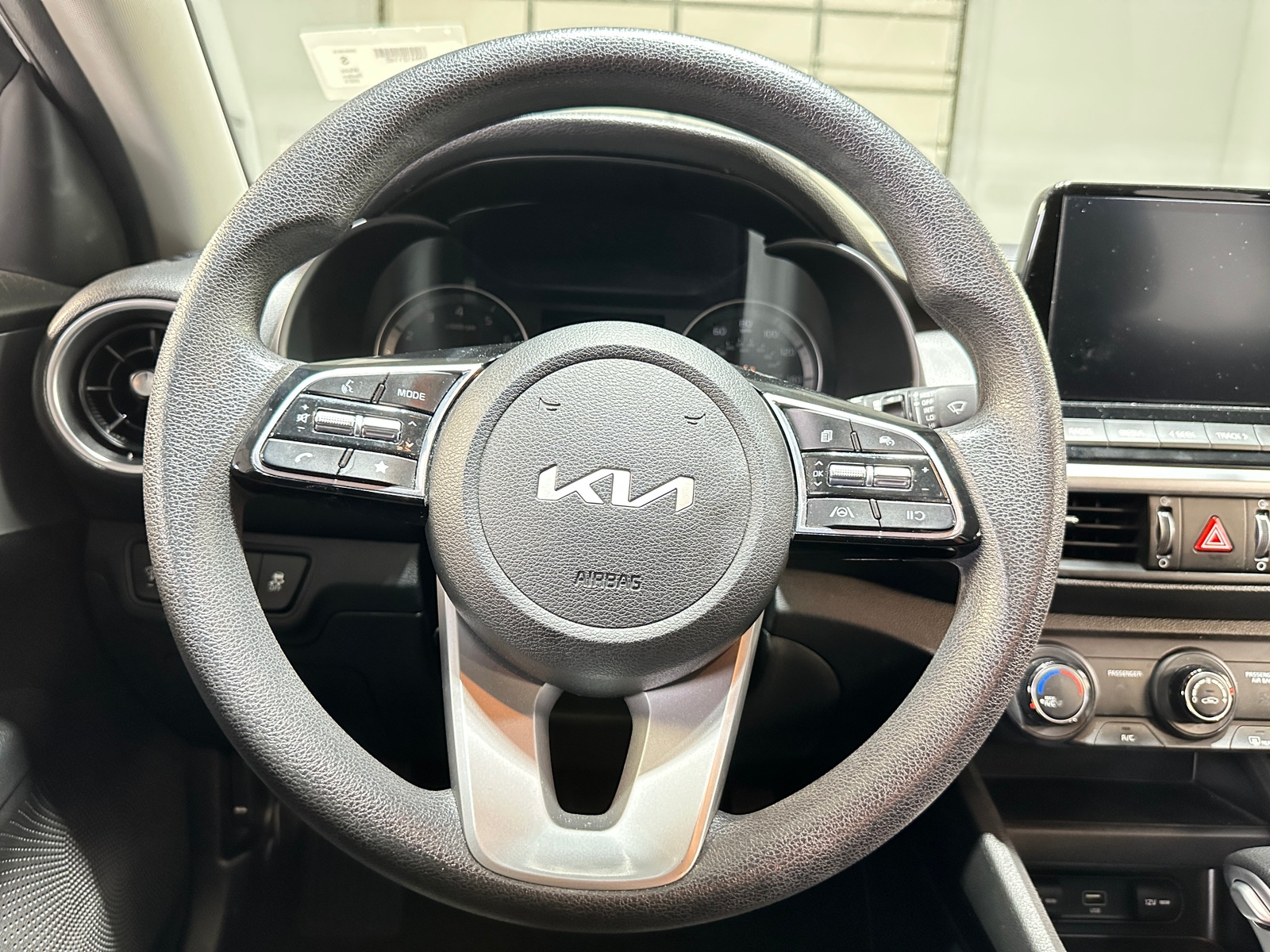 Thumbnail: 2023 Kia Forte - 5