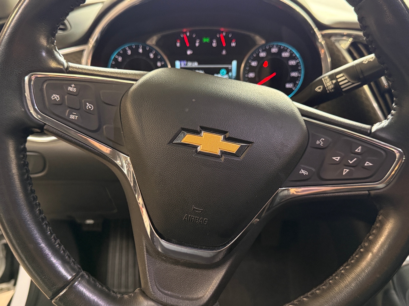 Thumbnail: 2018 Chevrolet Malibu - 5