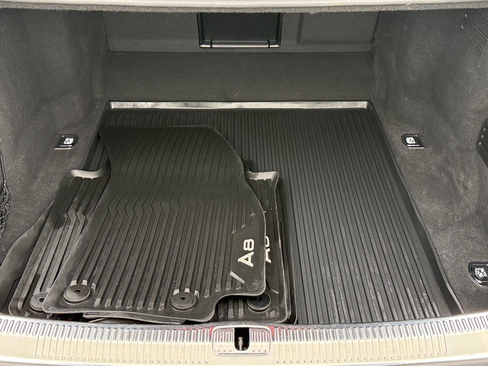 Thumbnail: 2022 Audi A8 - 6