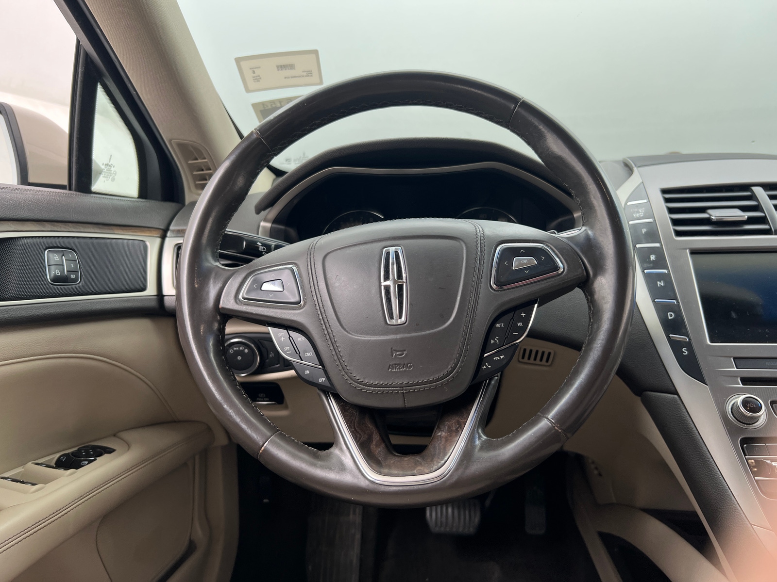 Thumbnail: 2017 Lincoln MKZ - 4