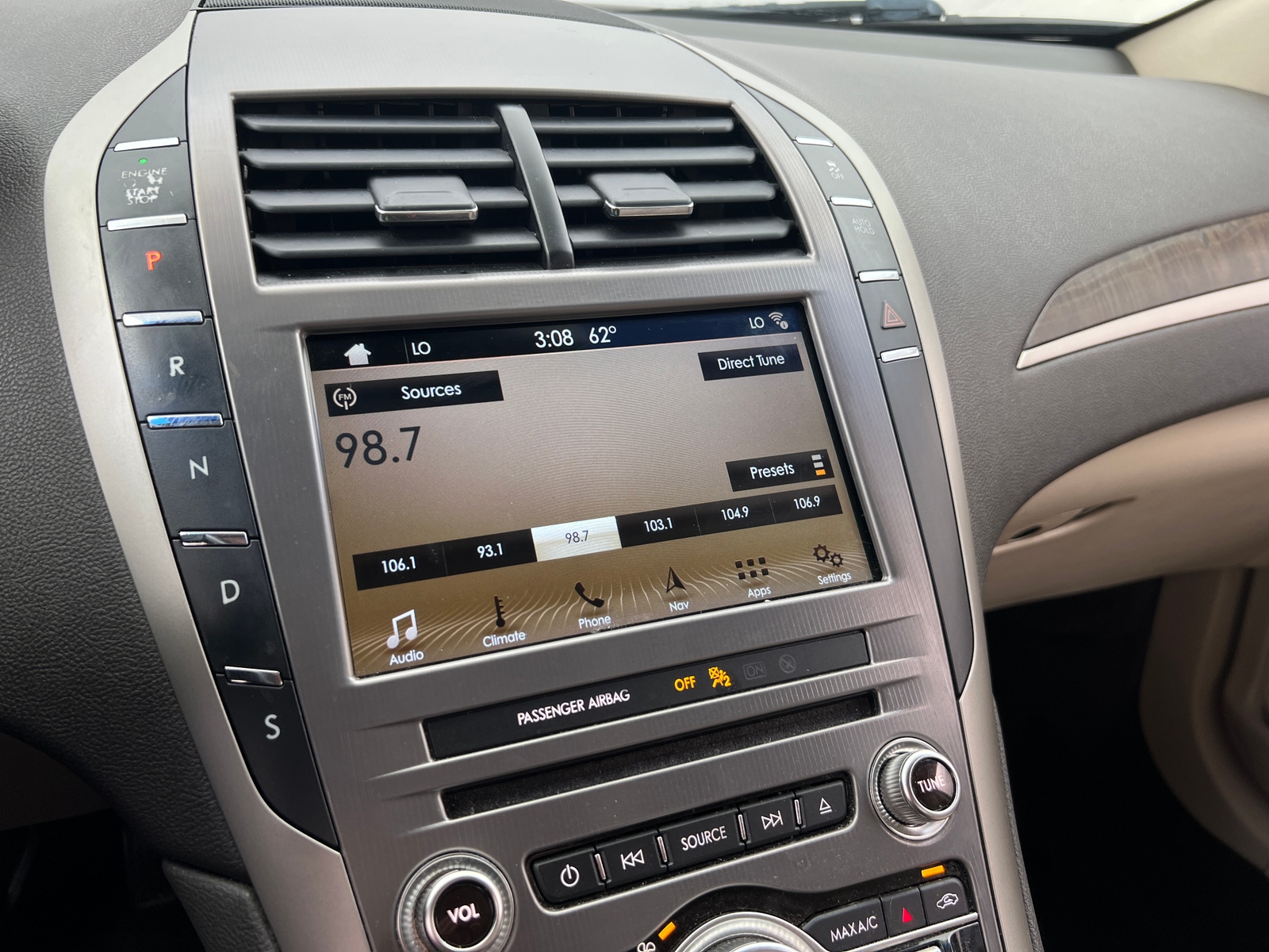 Thumbnail: 2017 Lincoln MKZ - 3