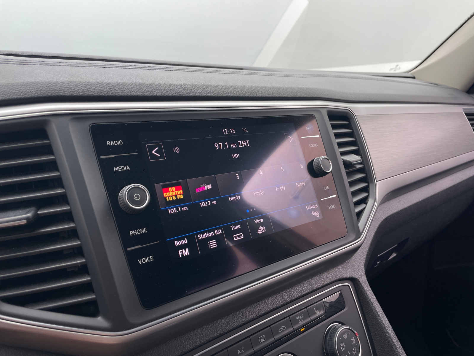Thumbnail: 2018 Volkswagen Atlas - 3