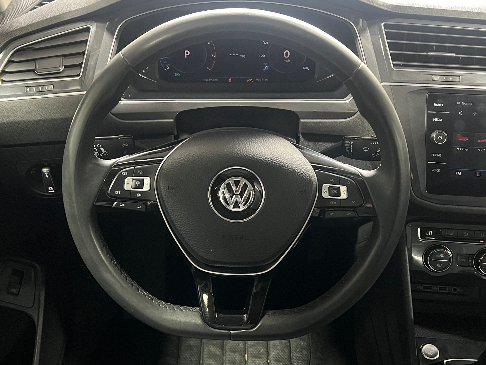 Thumbnail: 2020 Volkswagen Tiguan - 4