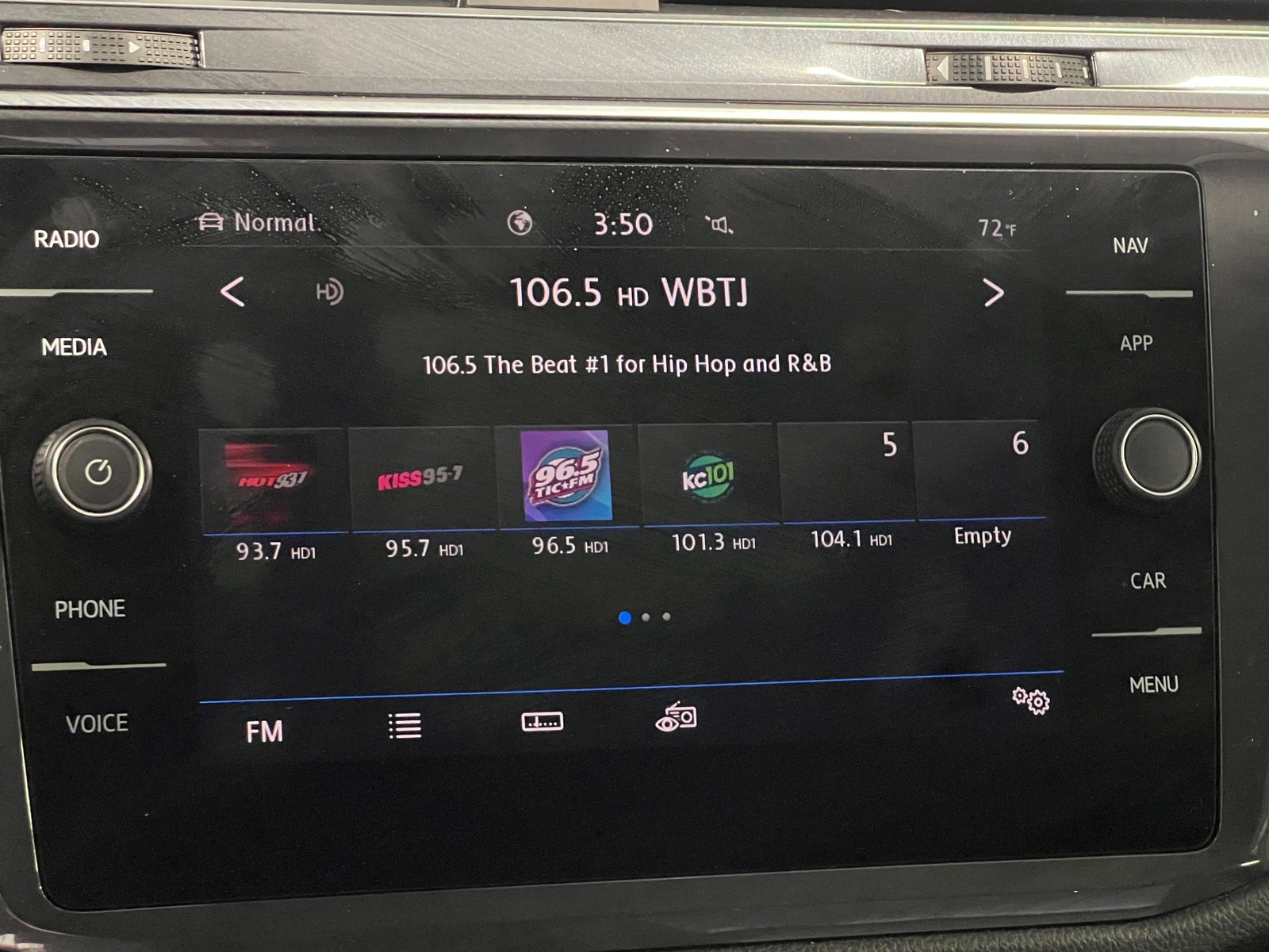 Thumbnail: 2020 Volkswagen Tiguan - 3