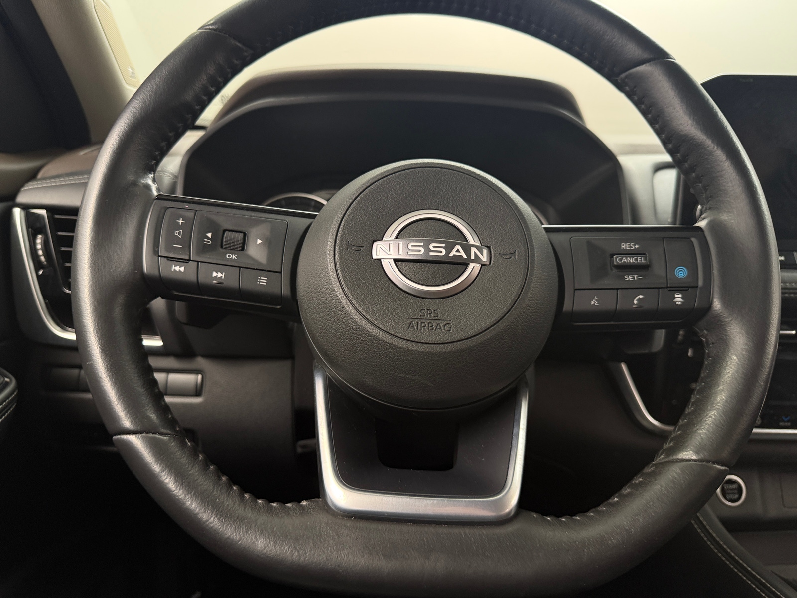 Thumbnail: 2023 Nissan Rogue - 4