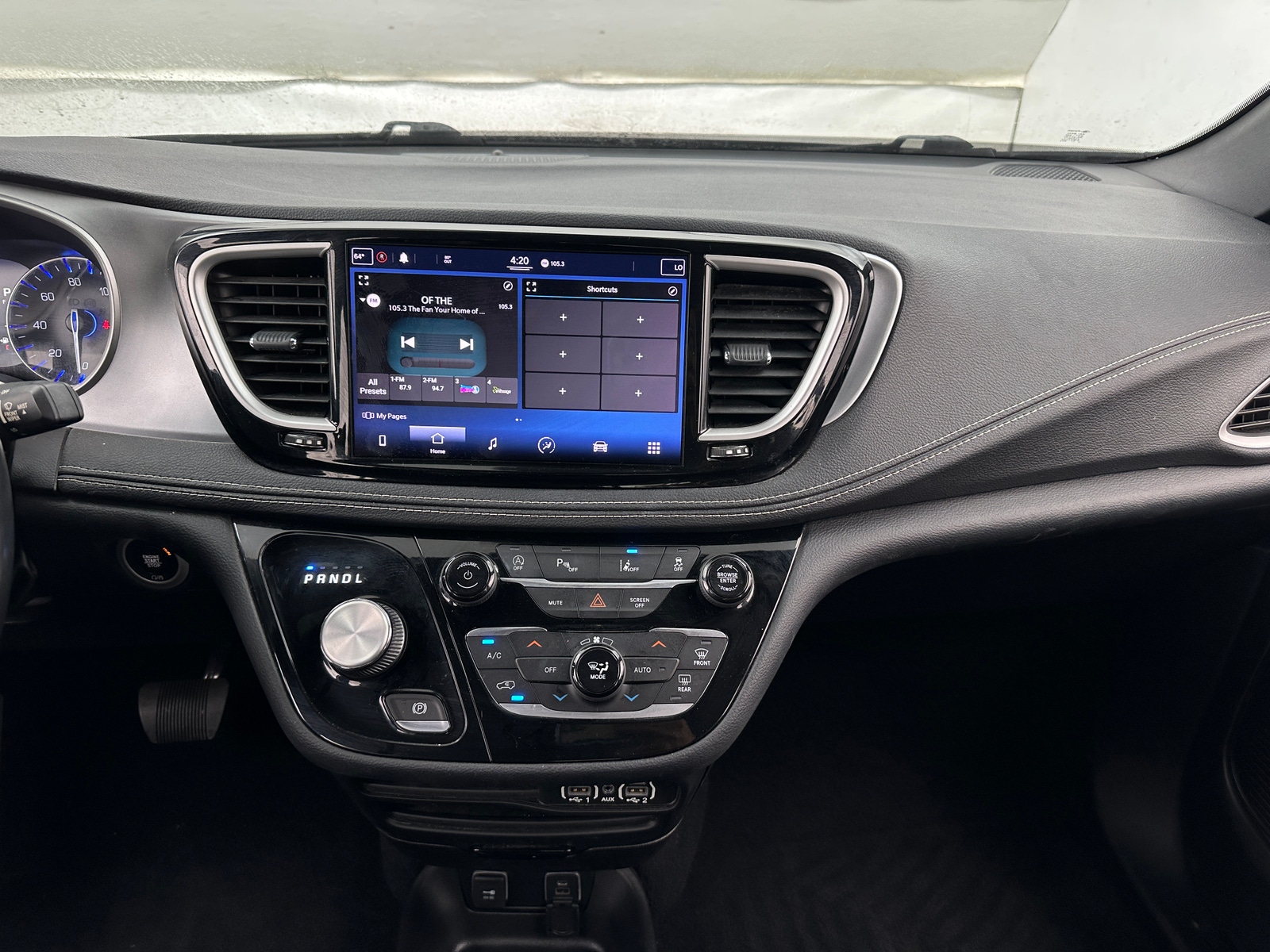 Thumbnail: 2021 Chrysler Pacifica - 4