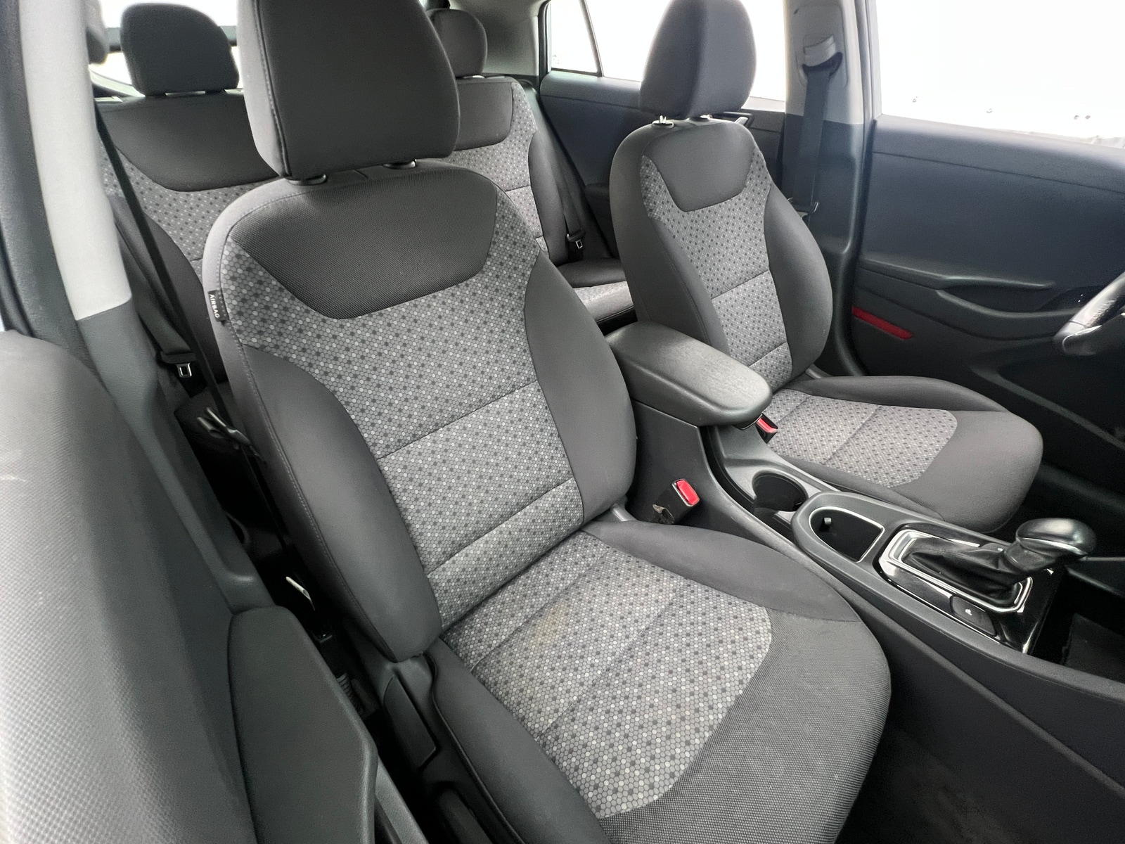 Thumbnail: 2018 Hyundai Ioniq - 2