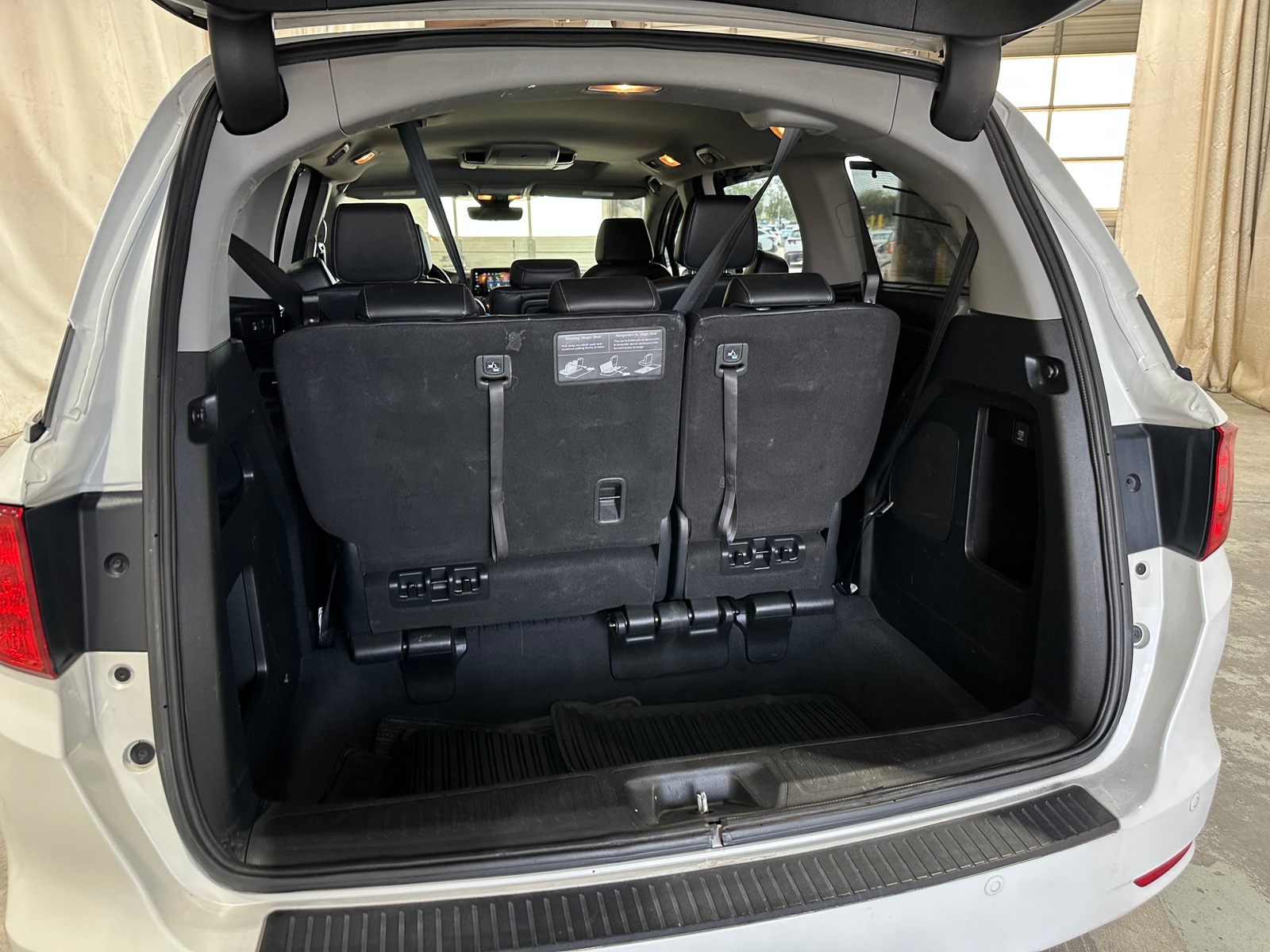 Thumbnail: 2022 Honda Odyssey - 6