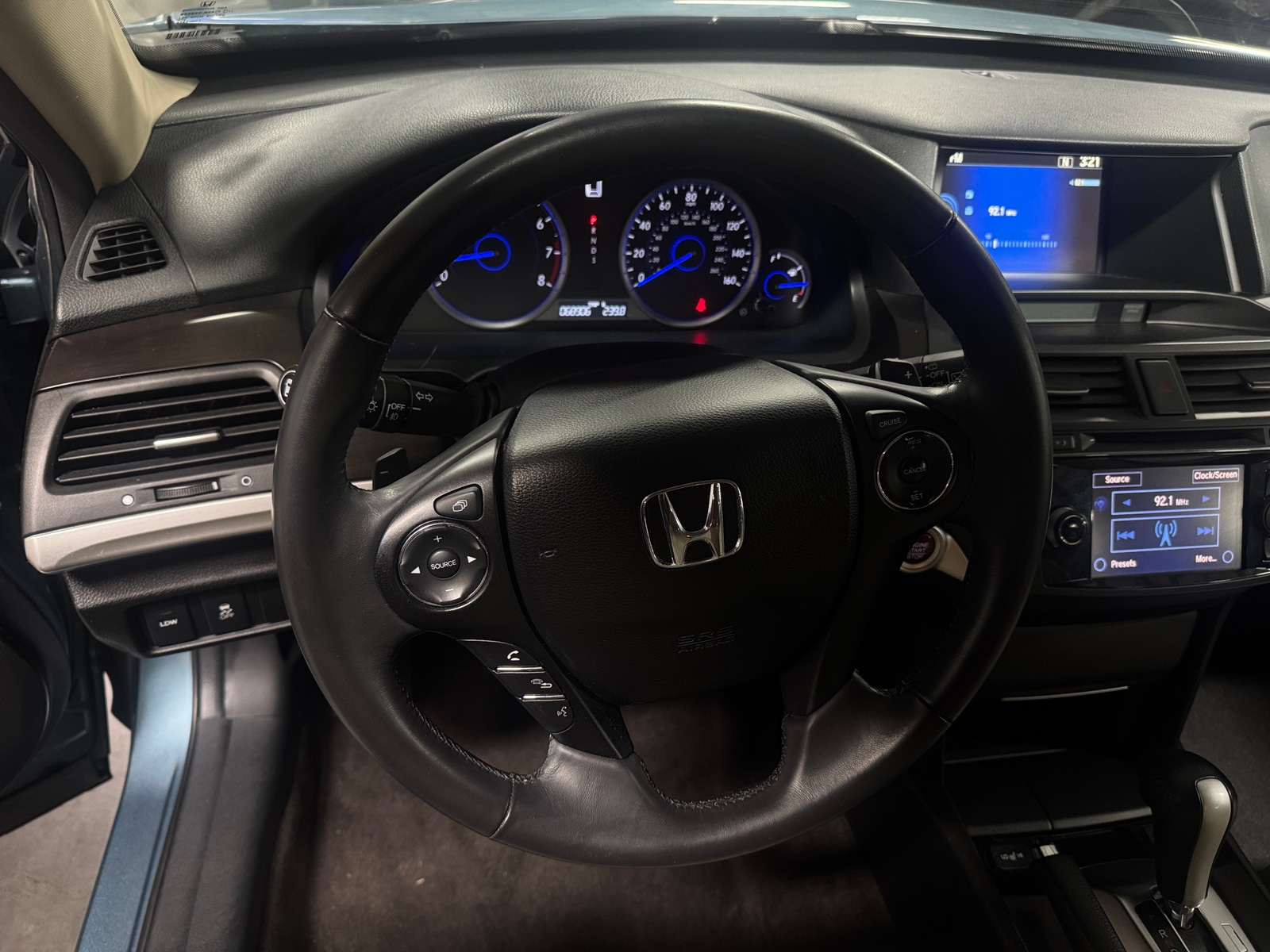 Thumbnail: 2015 Honda Crosstour - 4