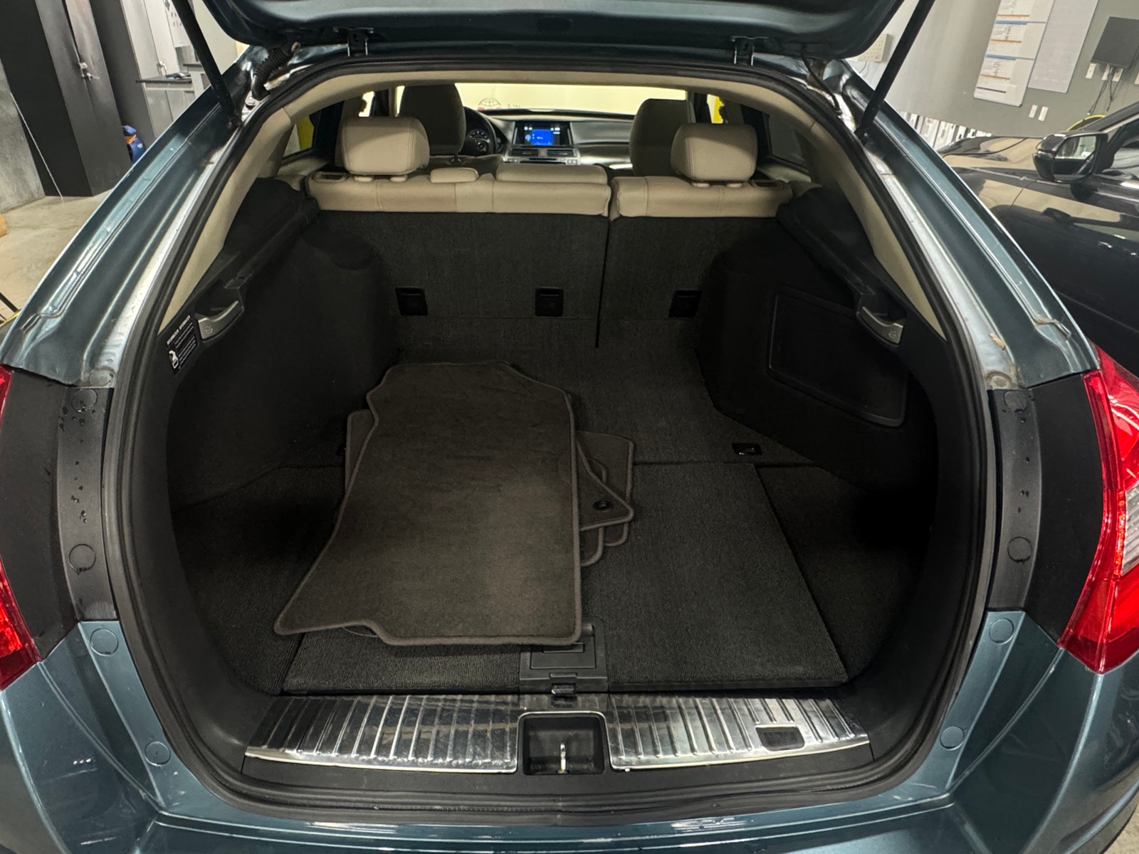 Thumbnail: 2015 Honda Crosstour - 6