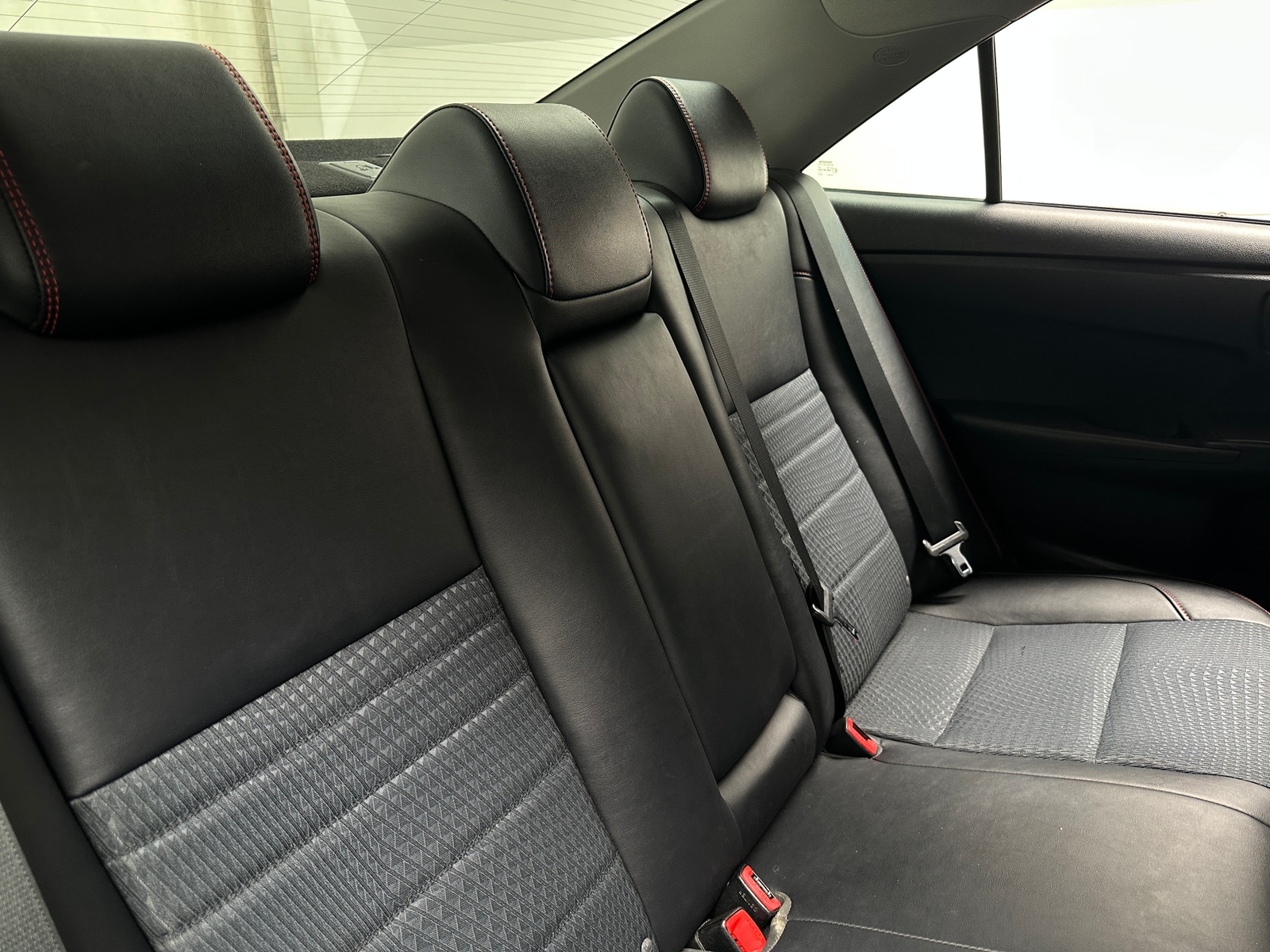 Thumbnail: 2015 Toyota Camry - 6