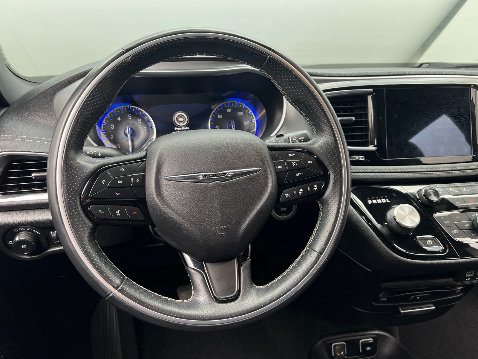 Thumbnail: 2018 Chrysler Pacifica - 4