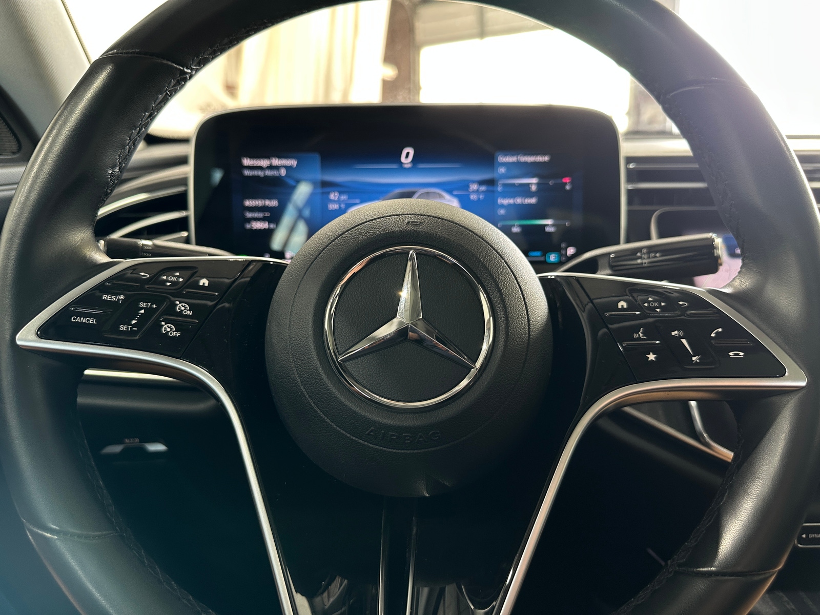 Thumbnail: 2025 Mercedes-Benz E-Class - 4