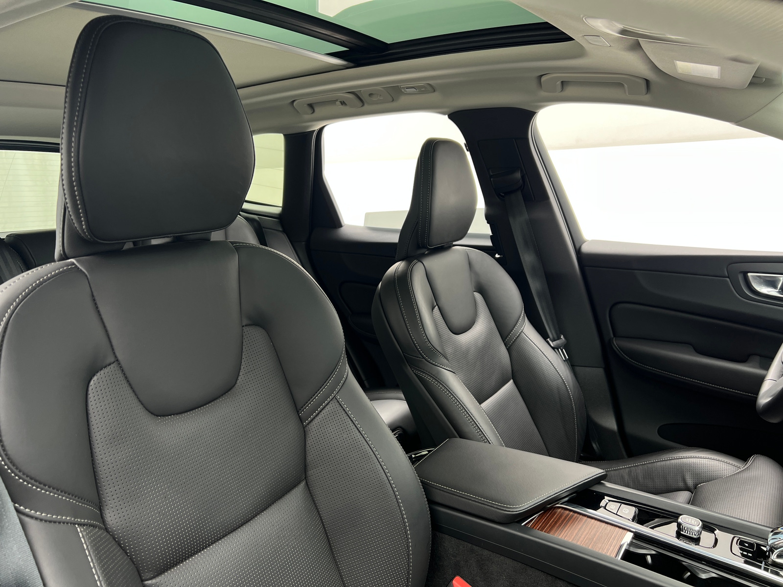 Thumbnail: 2023 Volvo XC60 - 2