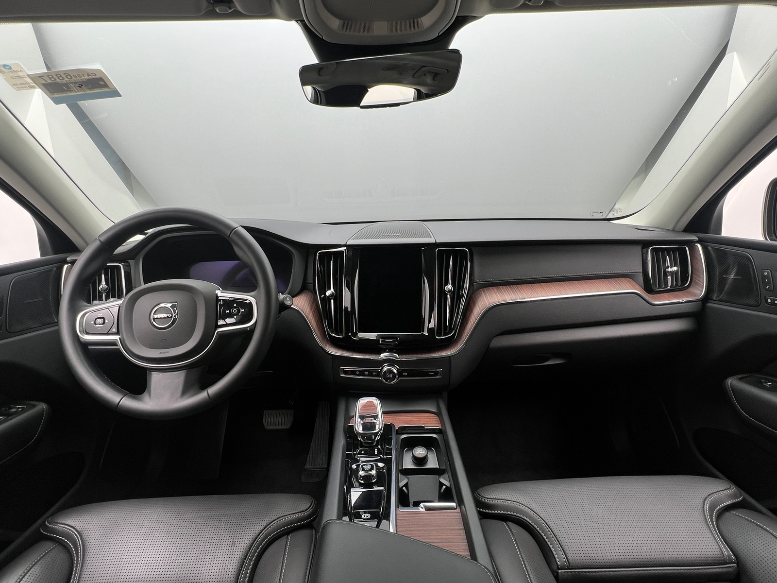 Thumbnail: 2023 Volvo XC60 - 3