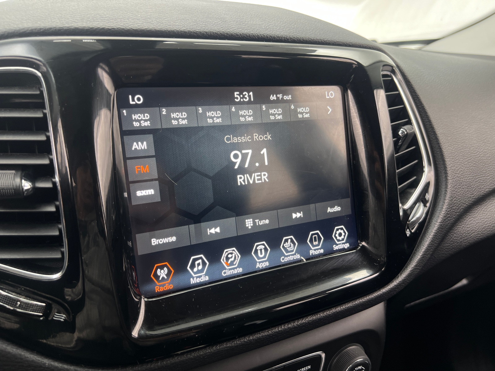 Thumbnail: 2019 Jeep Compass - 3
