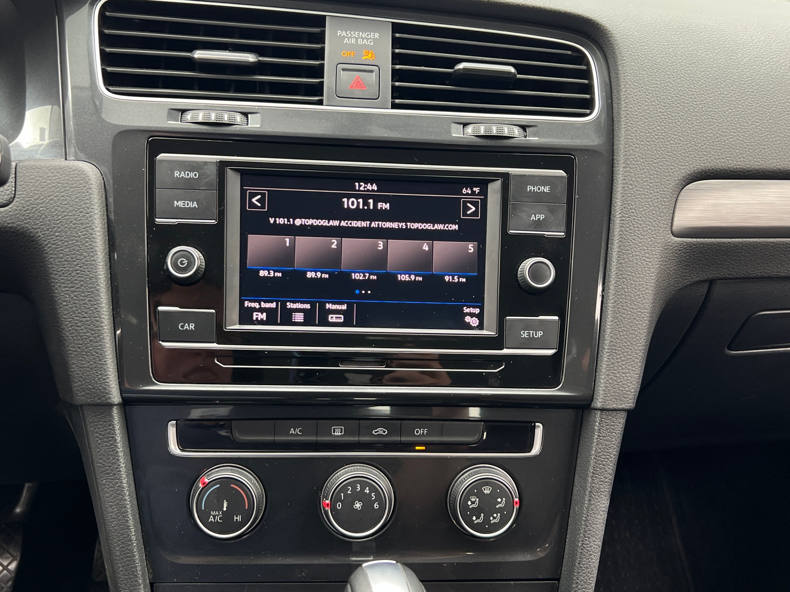 Thumbnail: 2019 Volkswagen e-Golf - 4
